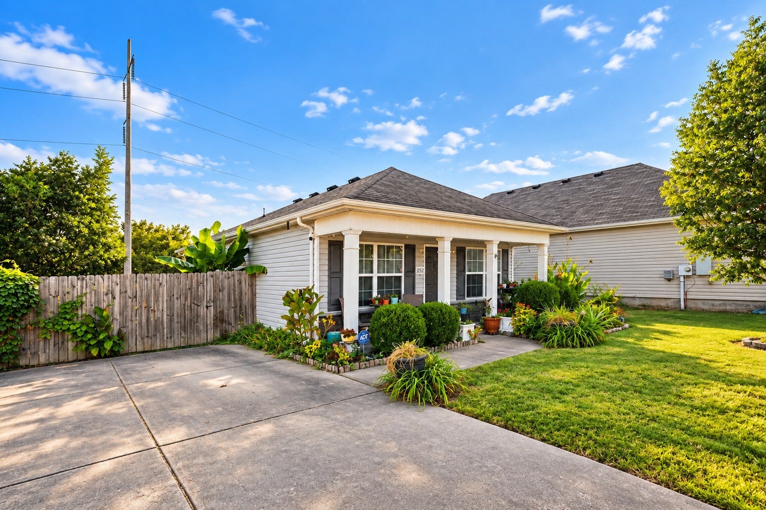 1152 Shallowbrook Trl S