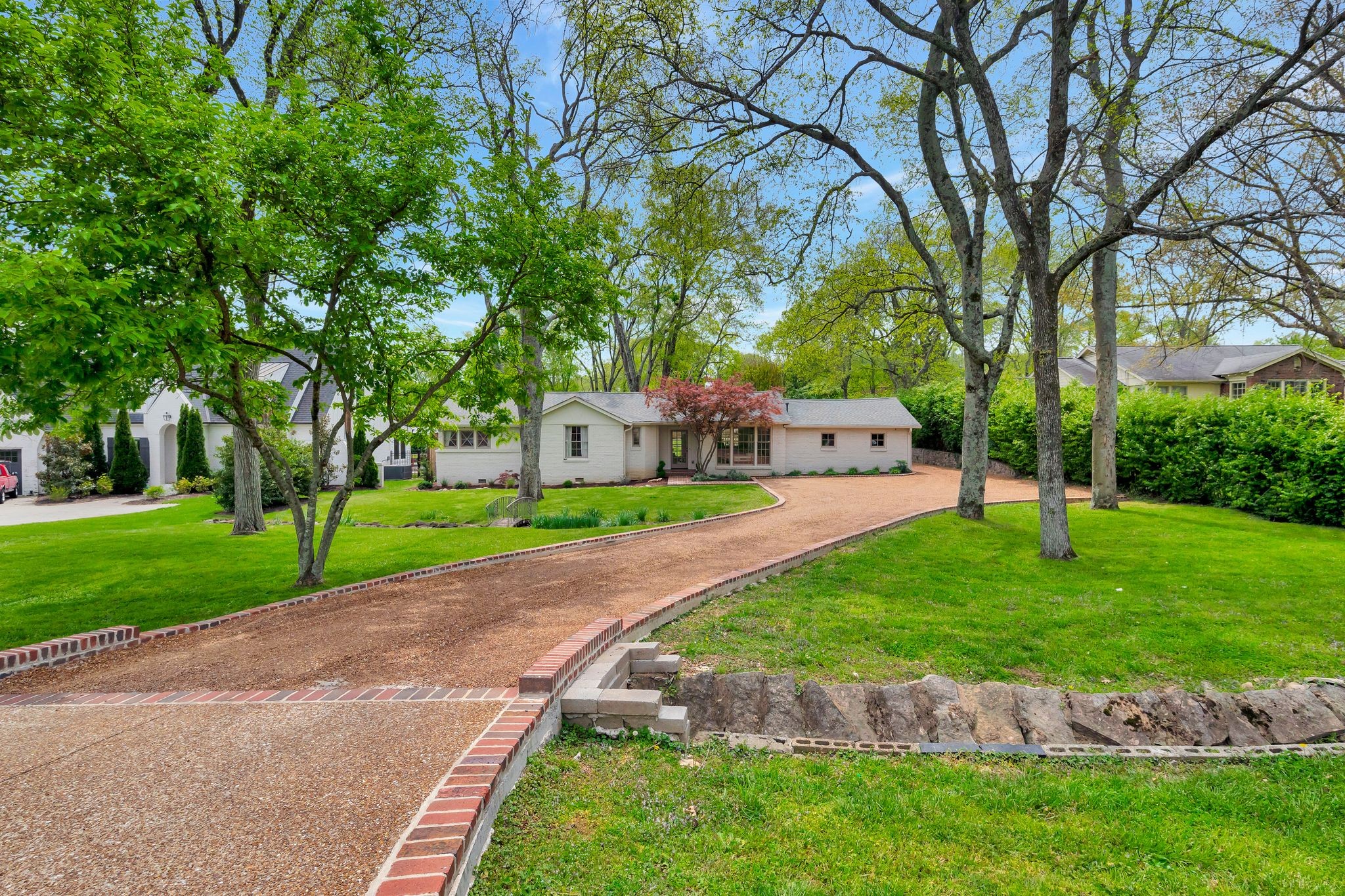 2221 Hobbs Rd