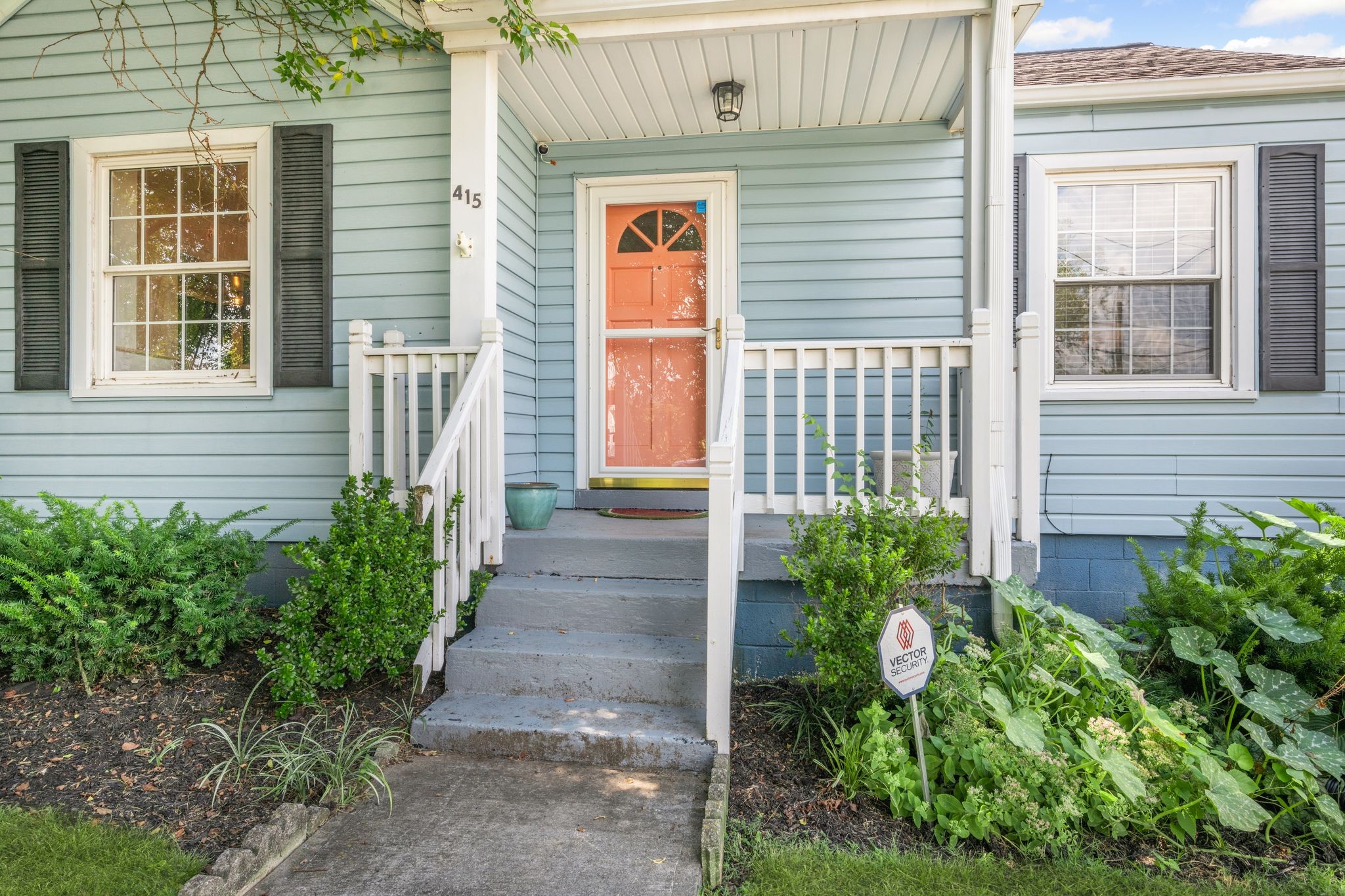 415 W Bend Dr