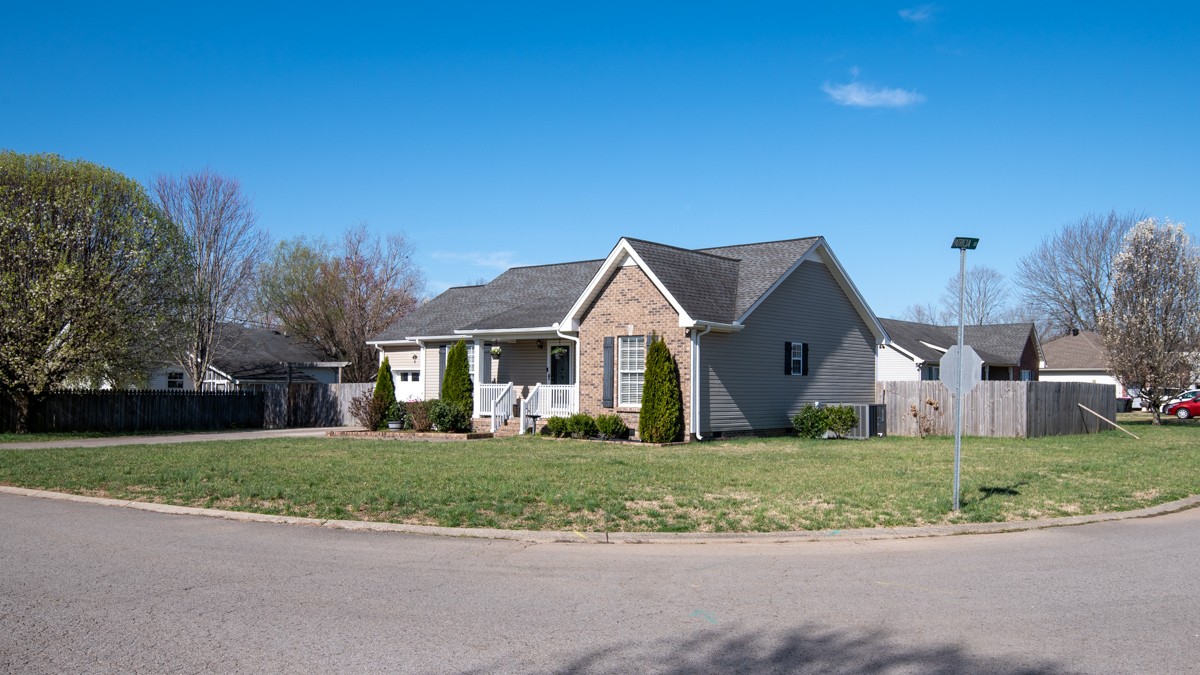 1006 Glennie Lee Dr