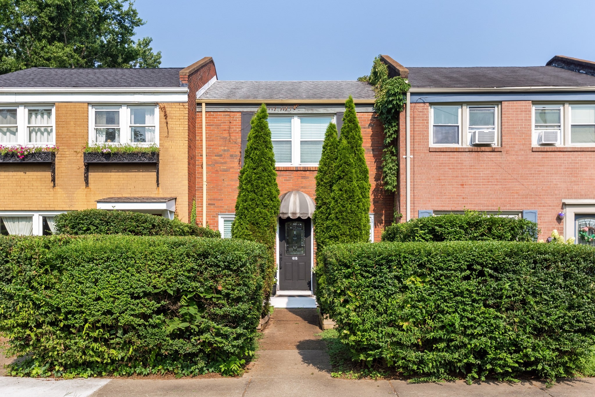 2.0-bed rental at 615 Lischey Ave