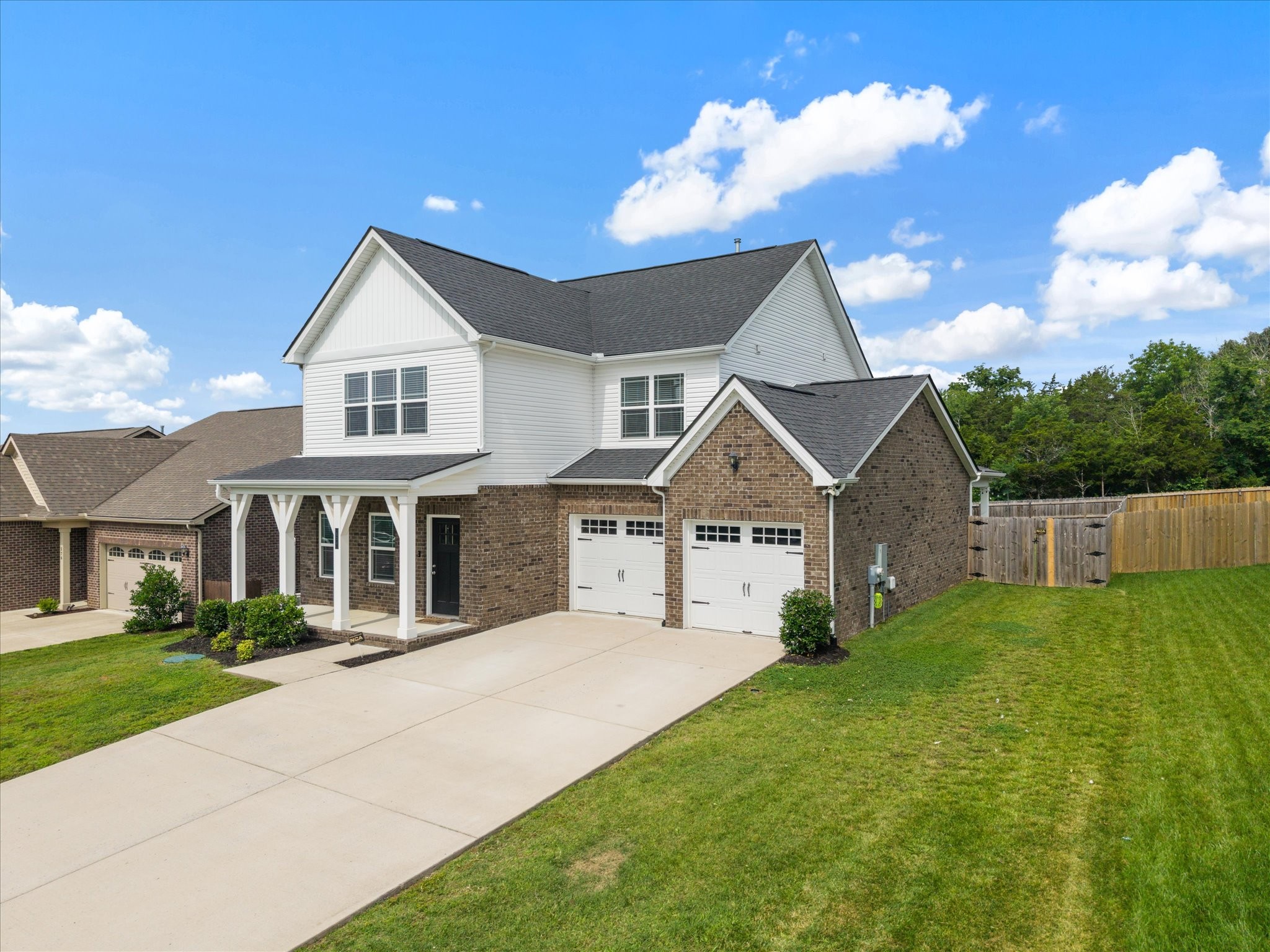 574 Oakvale Ln