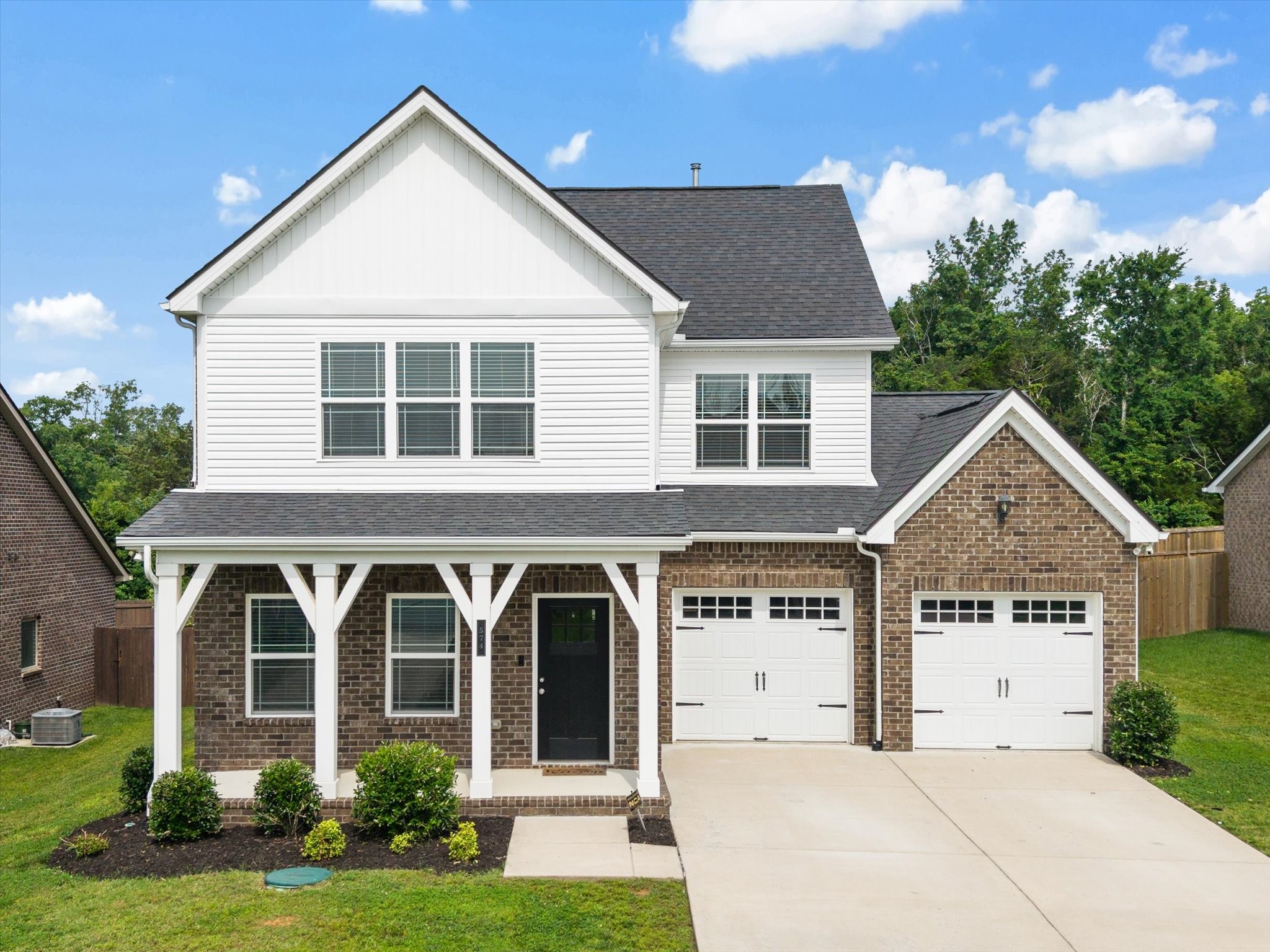 574 Oakvale Ln