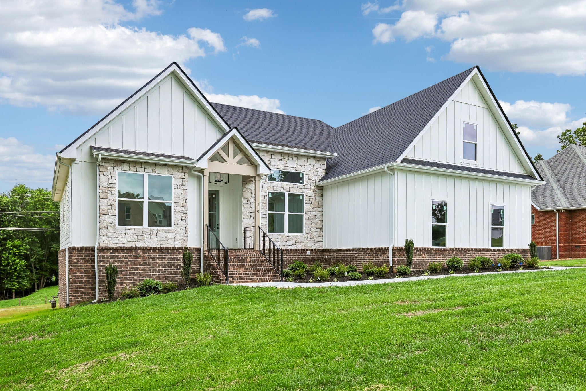 210 Cascade Dr