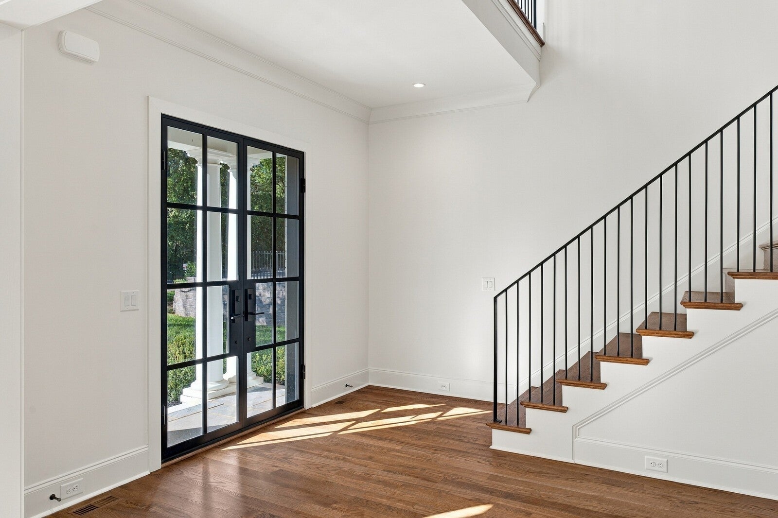 4118 Eden Ave