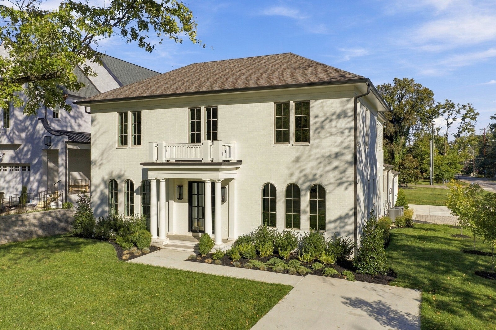 4118 Eden Ave