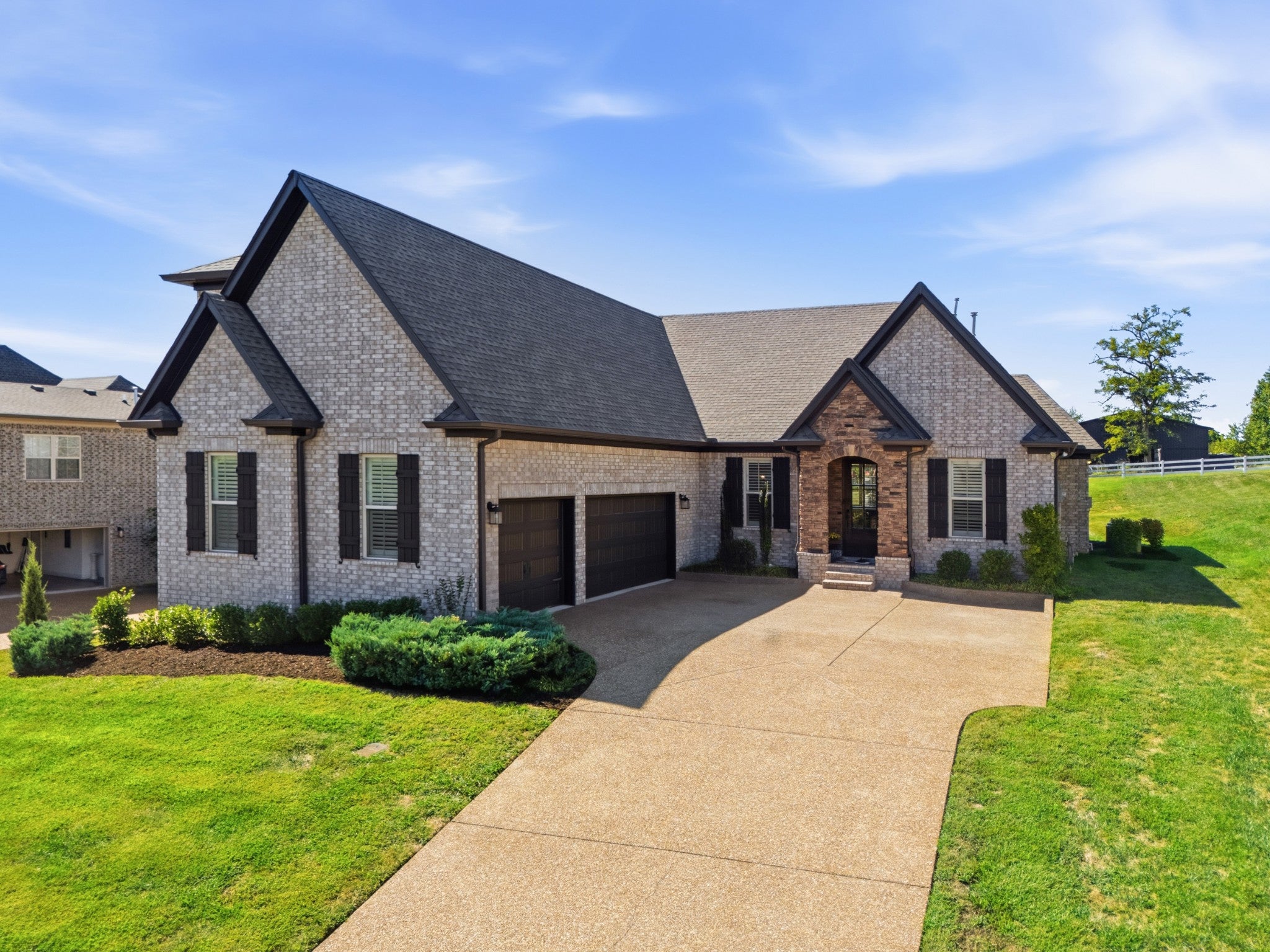971 Luxborough Dr