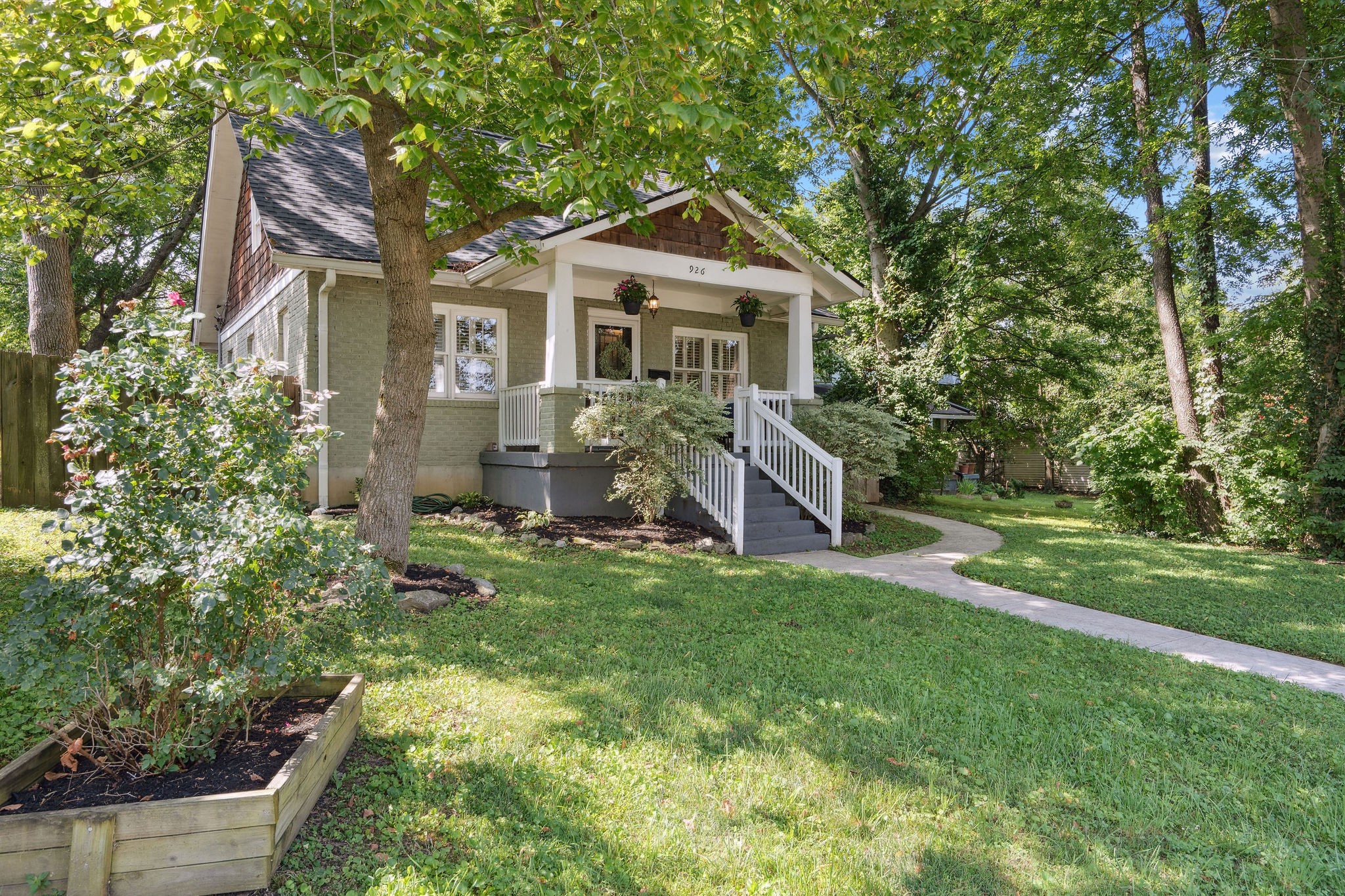 926 Silverdene Pl