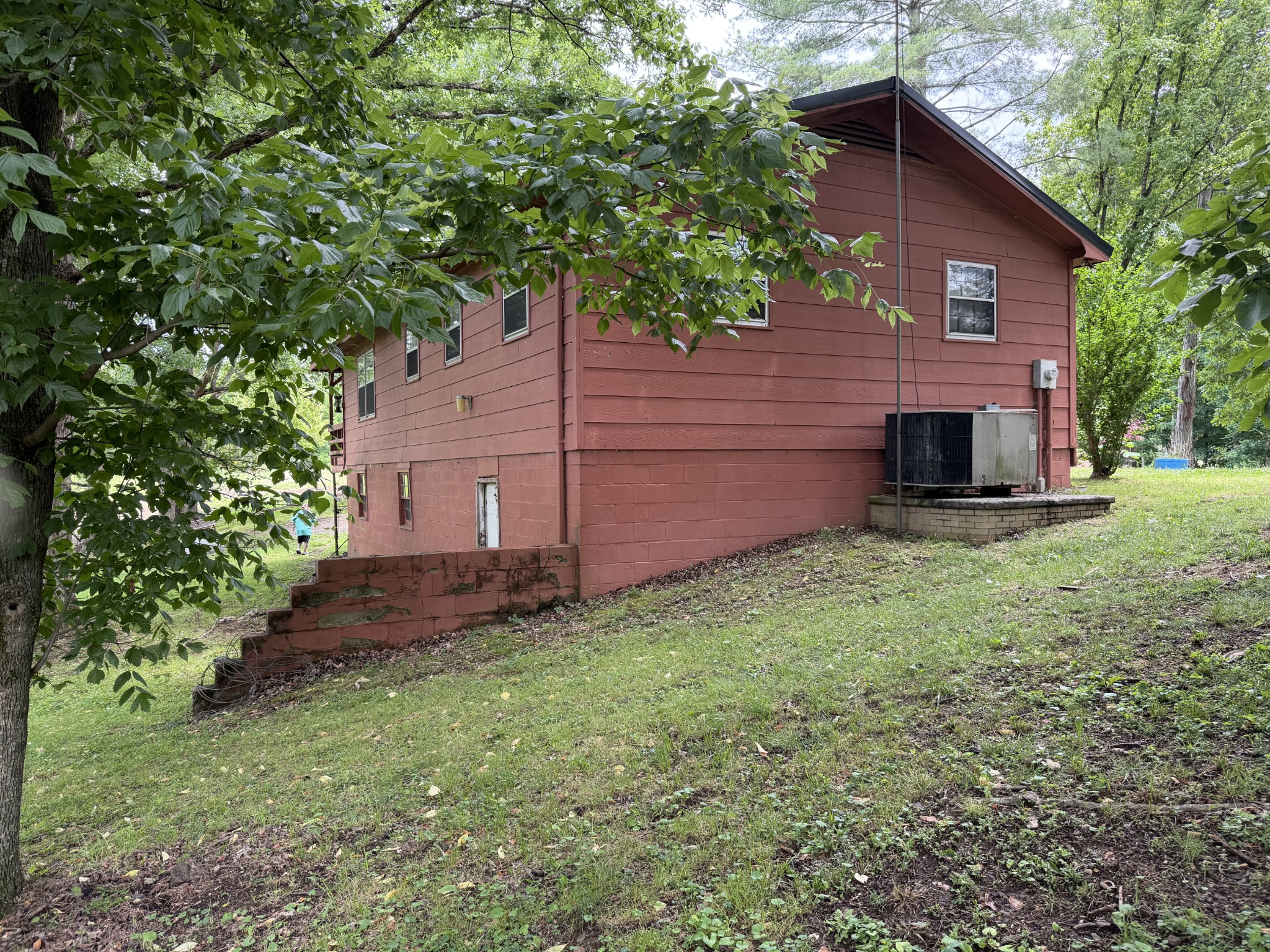 370 Ridge Rd