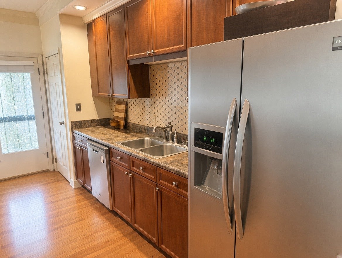 104 Foxborough Sq W