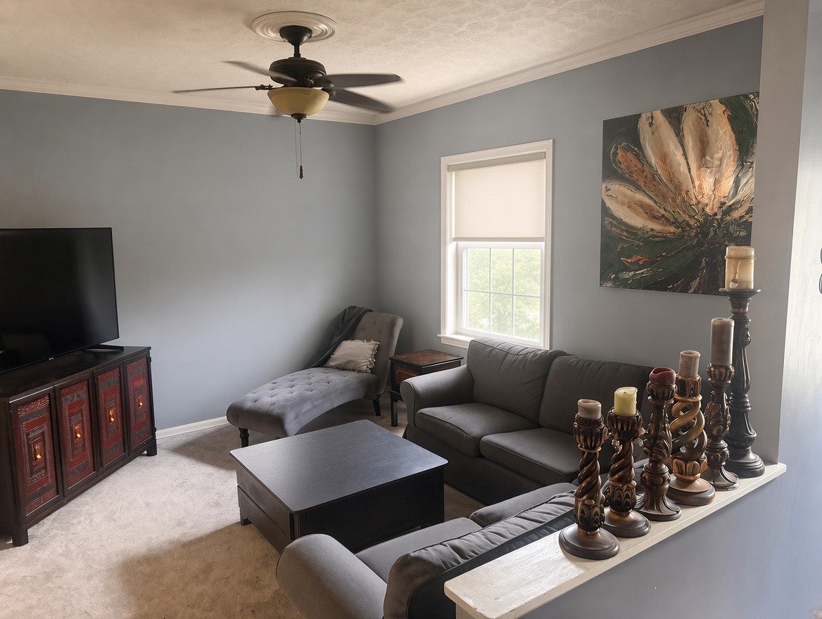 104 Foxborough Sq W