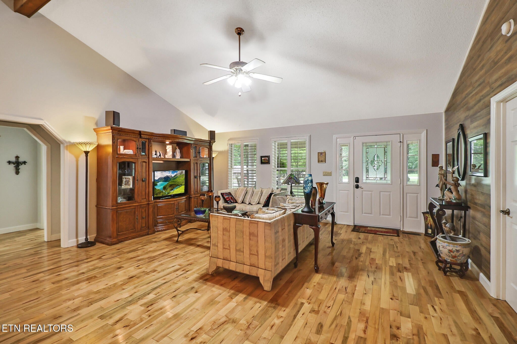30 Laurel Circle