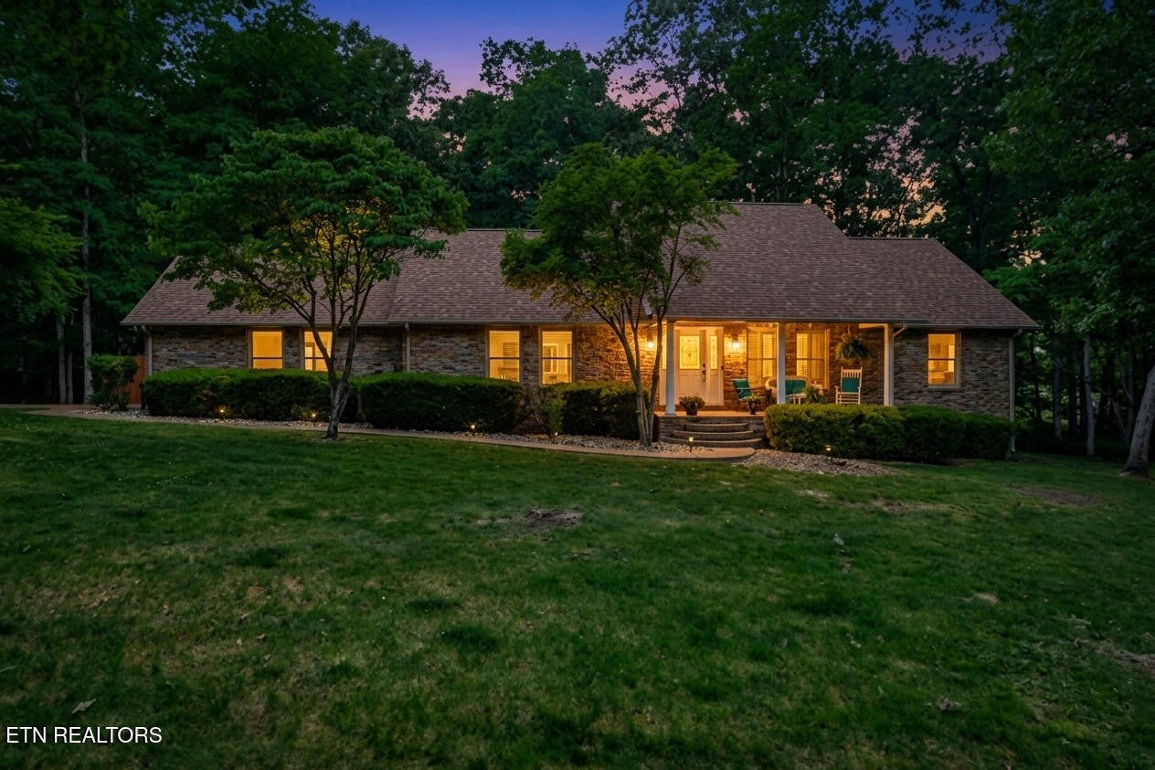 30 Laurel Circle