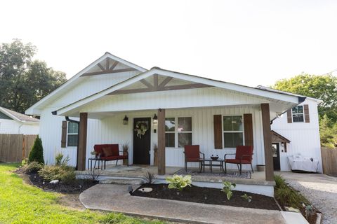 411 2nd Ave S Loretto TN 38469