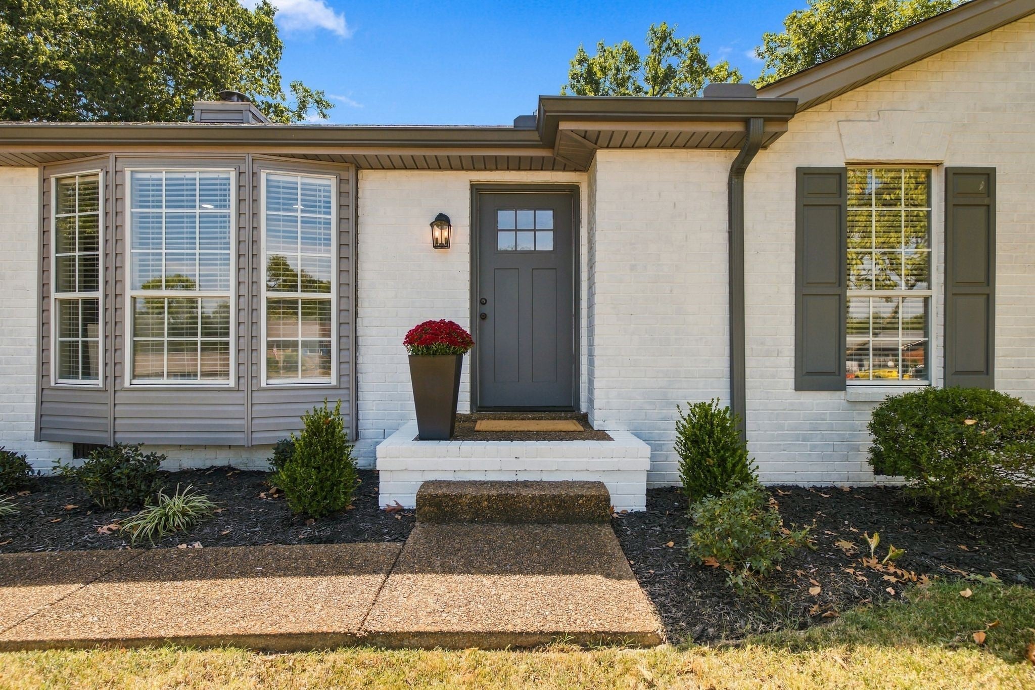 137 Luna Ln