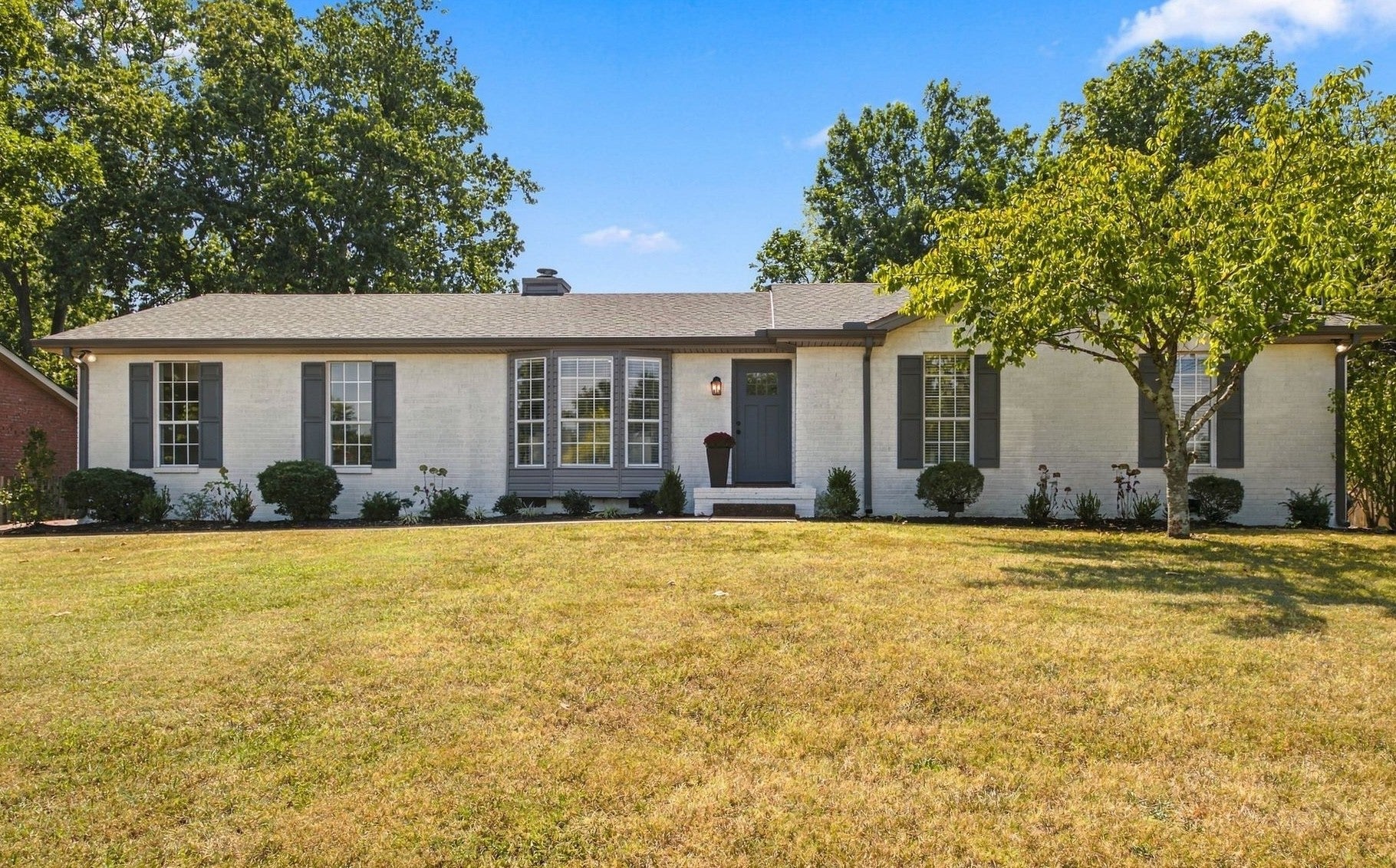 137 Luna Ln
