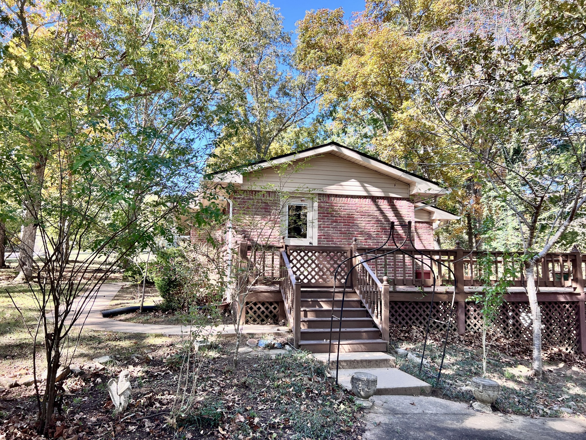 329 Valley View Rd