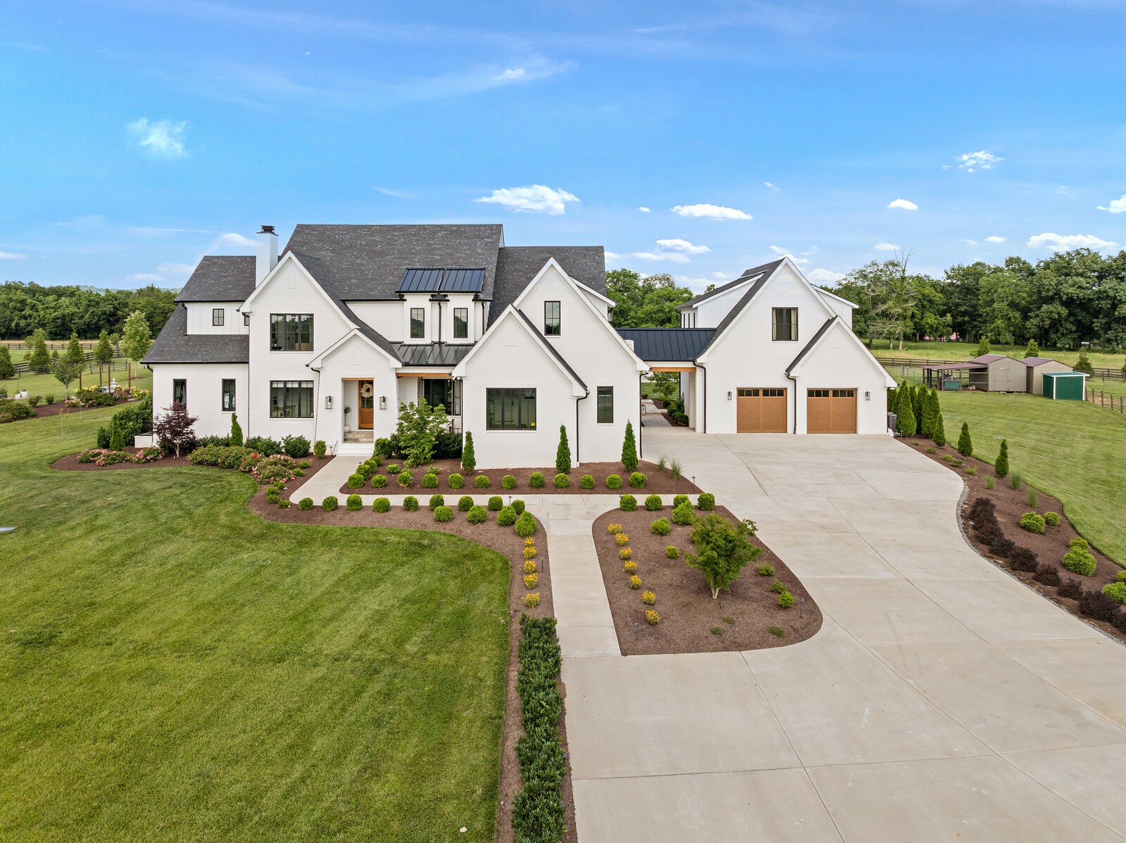 4720 Edwardian Trce