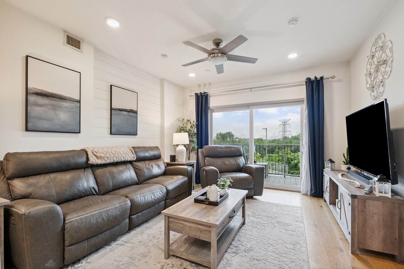 400 Herron Dr 219