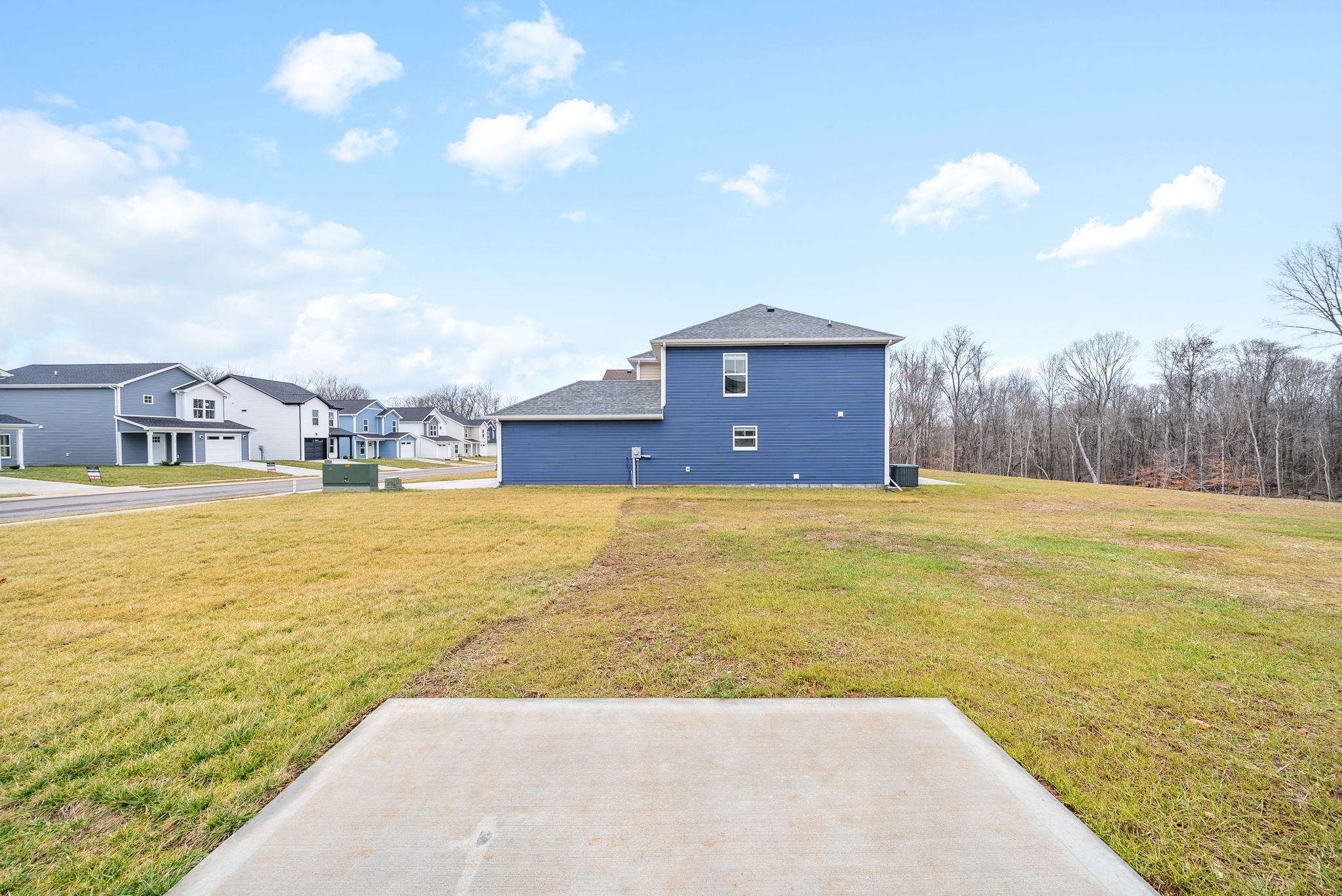 Clarksville, Tennessee 37043, United States, 3 Bedrooms Bedrooms, ,3 BathroomsBathrooms,Residential,Pending,65294