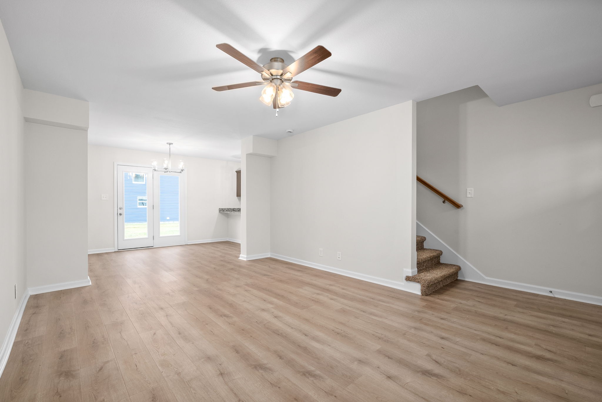 Clarksville, Tennessee 37043, United States, 3 Bedrooms Bedrooms, ,3 BathroomsBathrooms,Residential,Pending,65294