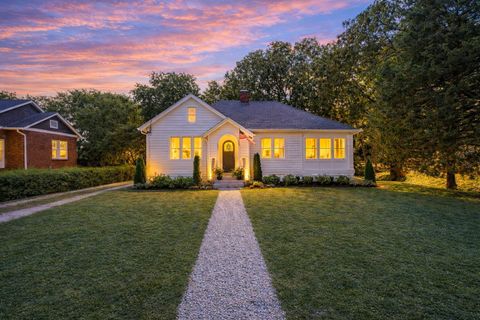 1118 Riverwood Dr Nashville TN 37216