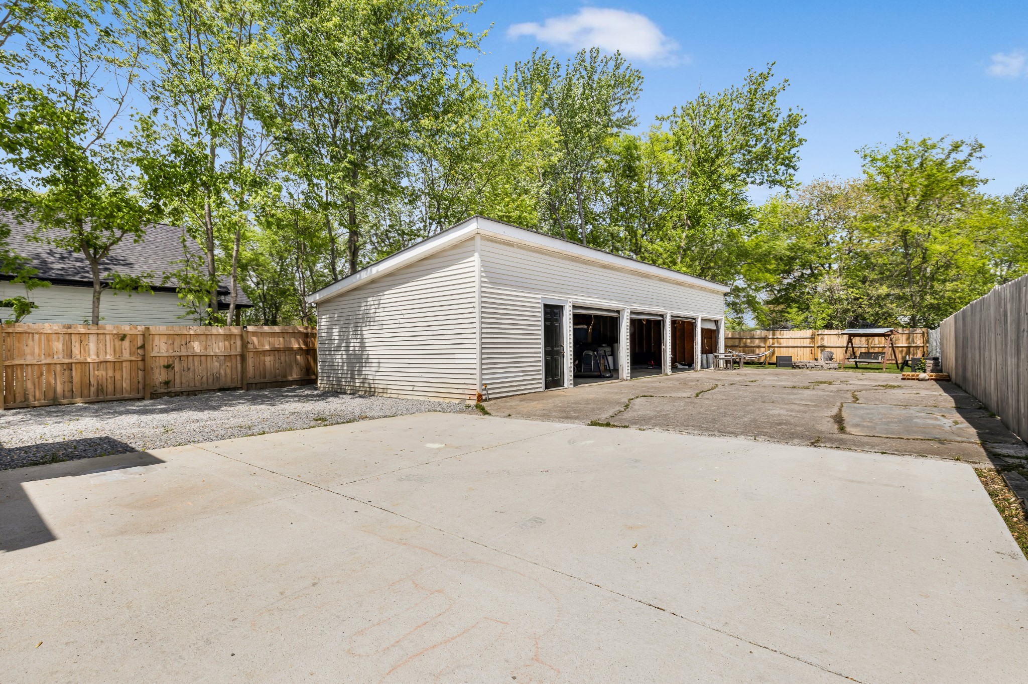795 19th Ave W