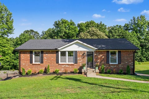 Photo of 722 Overton Dr, Clarksville, TN 37042 (MLS # 3230097)
