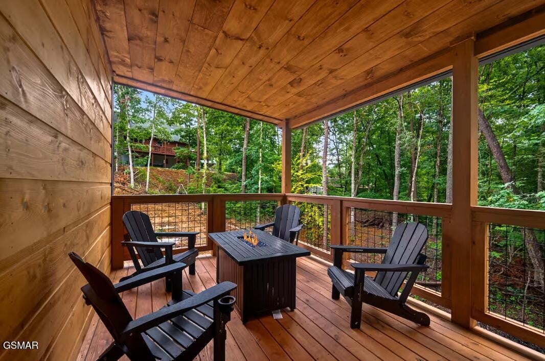 615 Country Oaks Drive