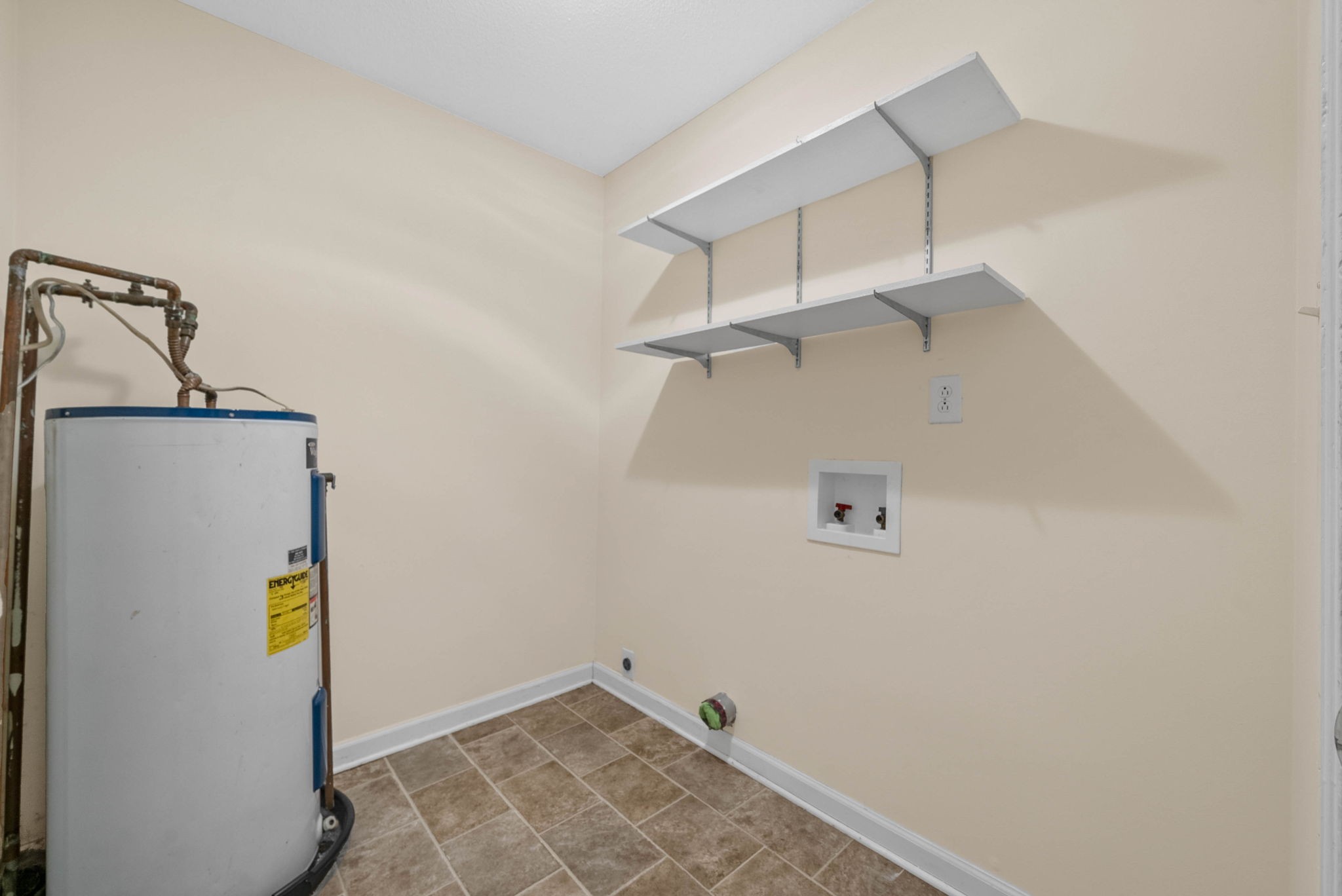 Clarksville, Tennessee 37042, United States, 3 Bedrooms Bedrooms, ,2 BathroomsBathrooms,Residential,Active,240066