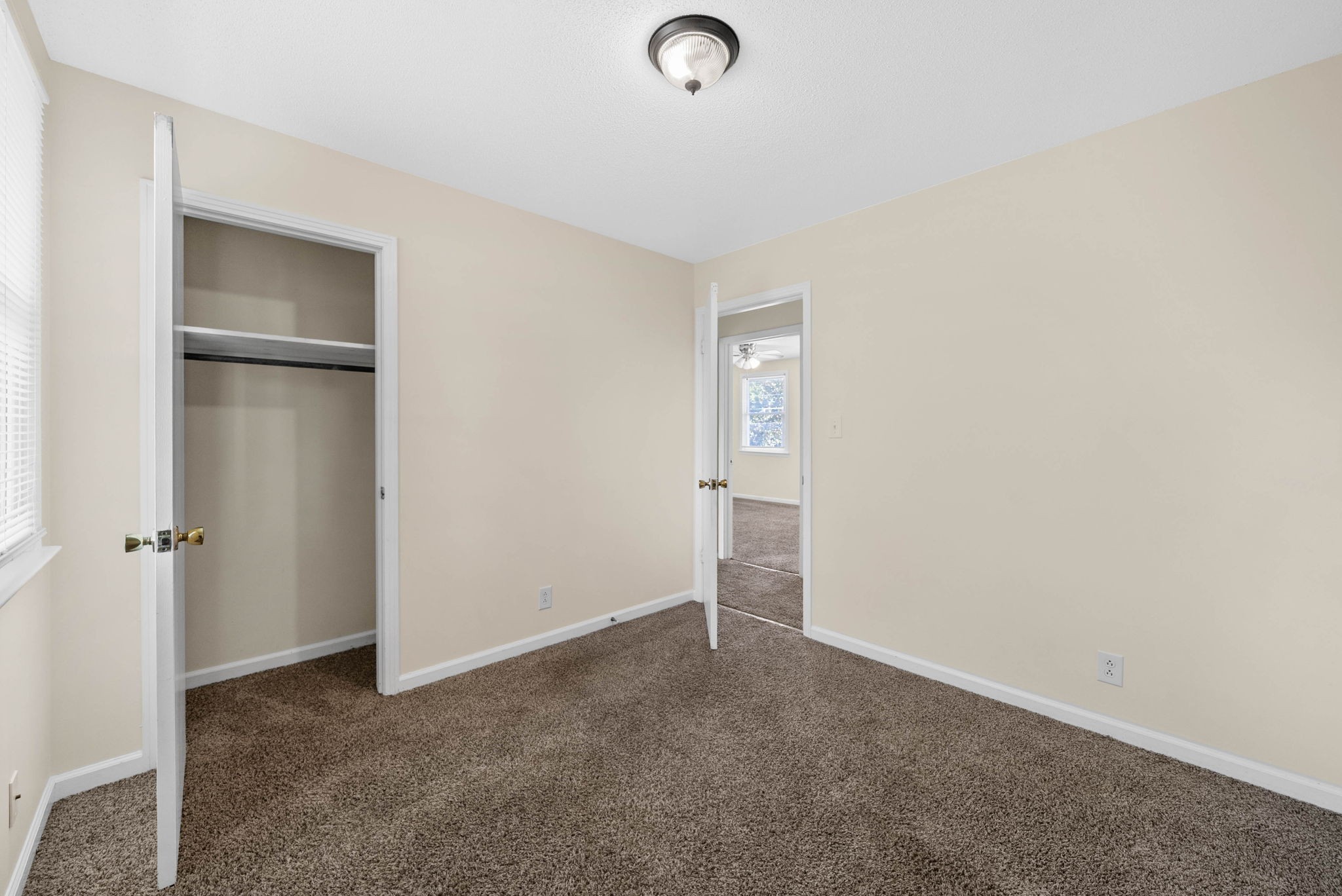 Clarksville, Tennessee 37042, United States, 3 Bedrooms Bedrooms, ,2 BathroomsBathrooms,Residential,Active,240066