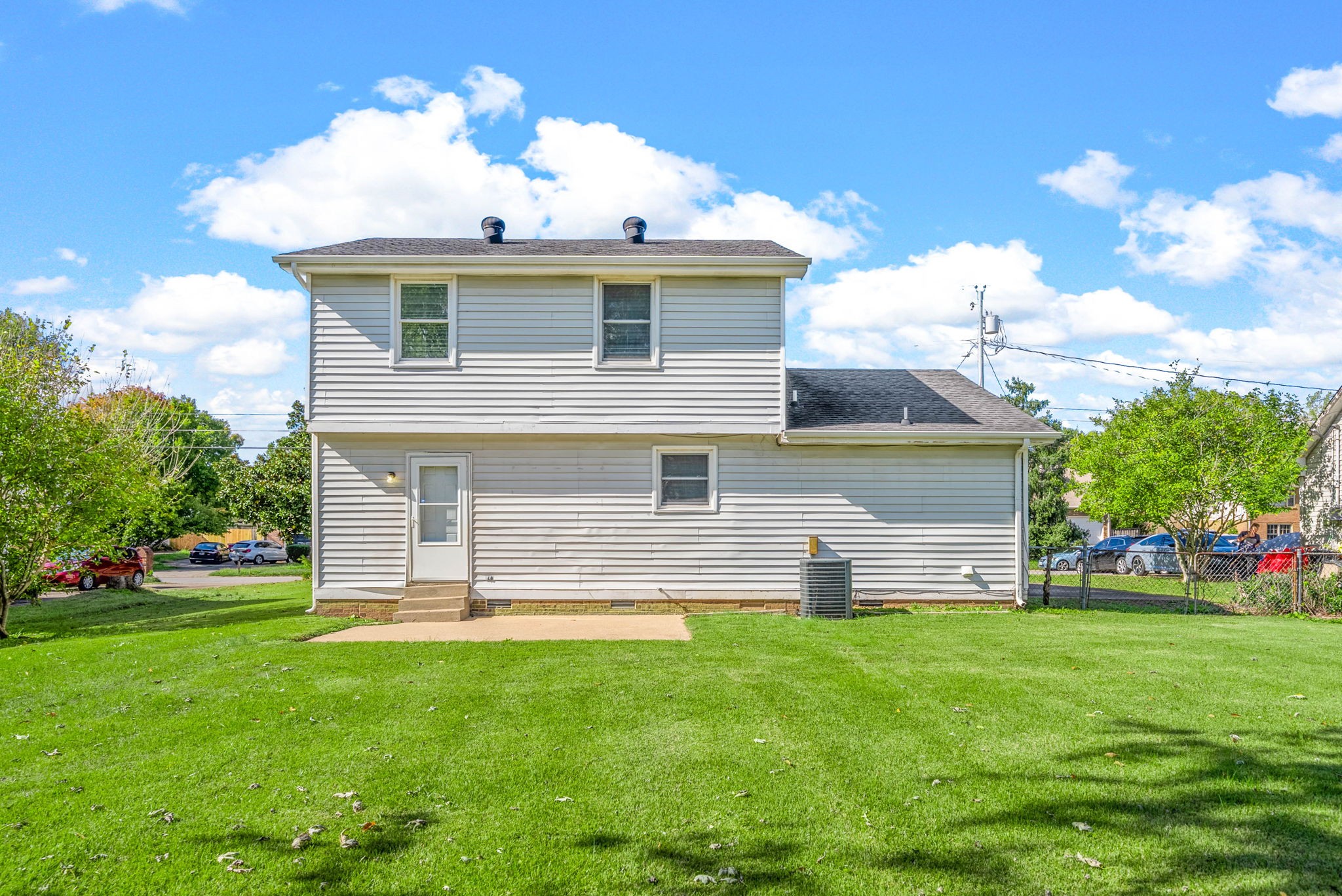 Clarksville, Tennessee 37042, United States, 3 Bedrooms Bedrooms, ,2 BathroomsBathrooms,Residential,Active,240066