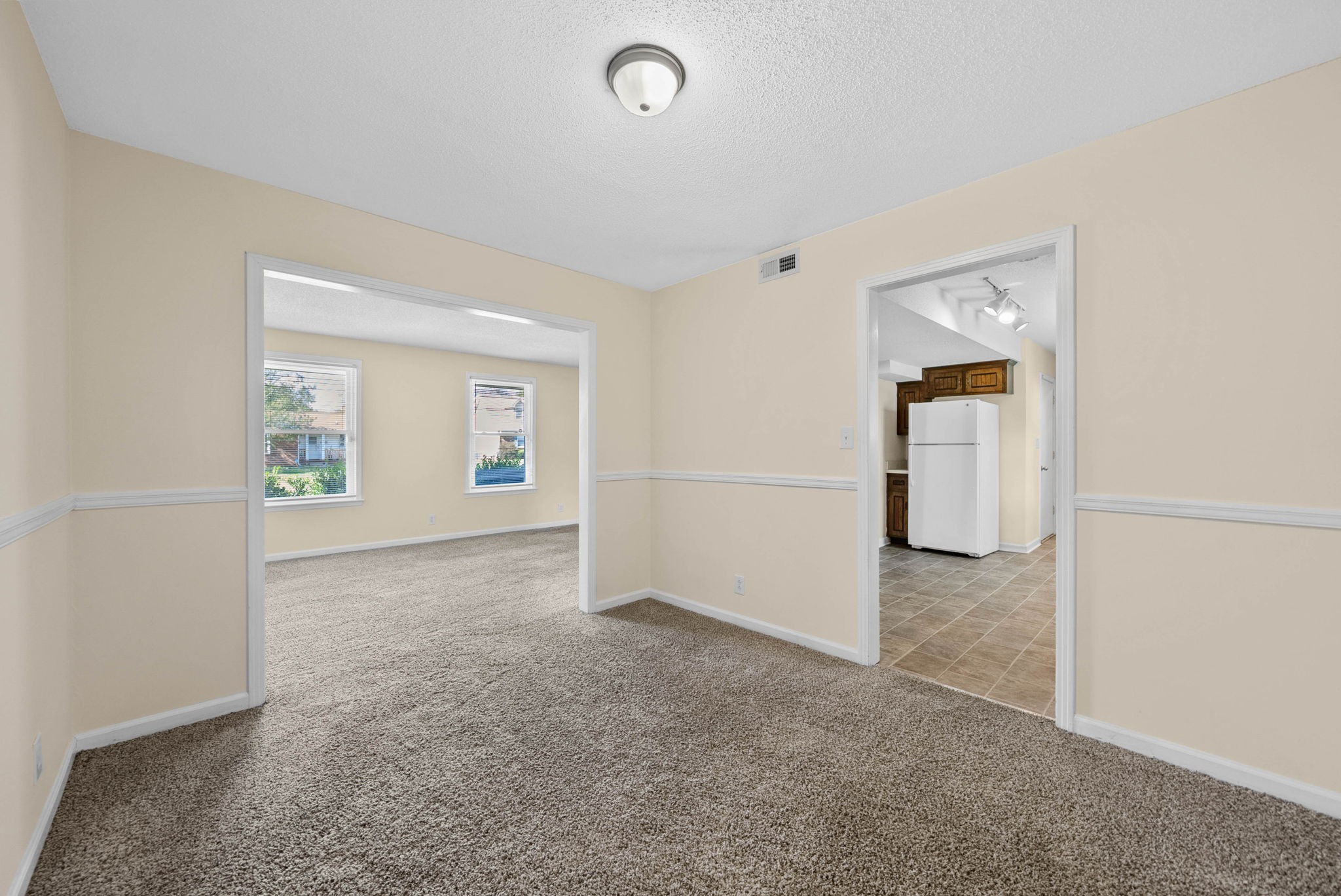 Clarksville, Tennessee 37042, United States, 3 Bedrooms Bedrooms, ,2 BathroomsBathrooms,Residential,Active,240066