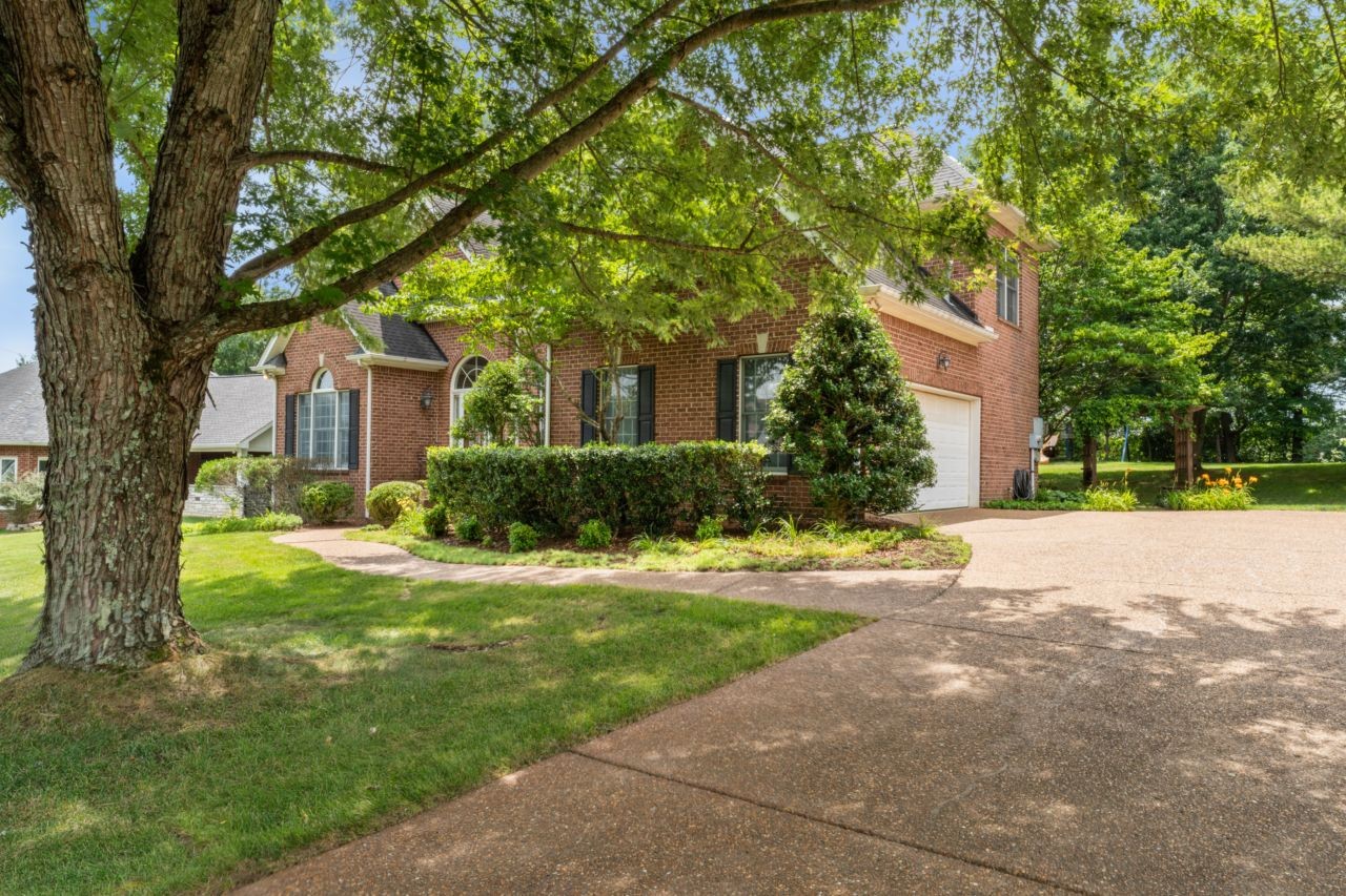 7125 Locksley Ln