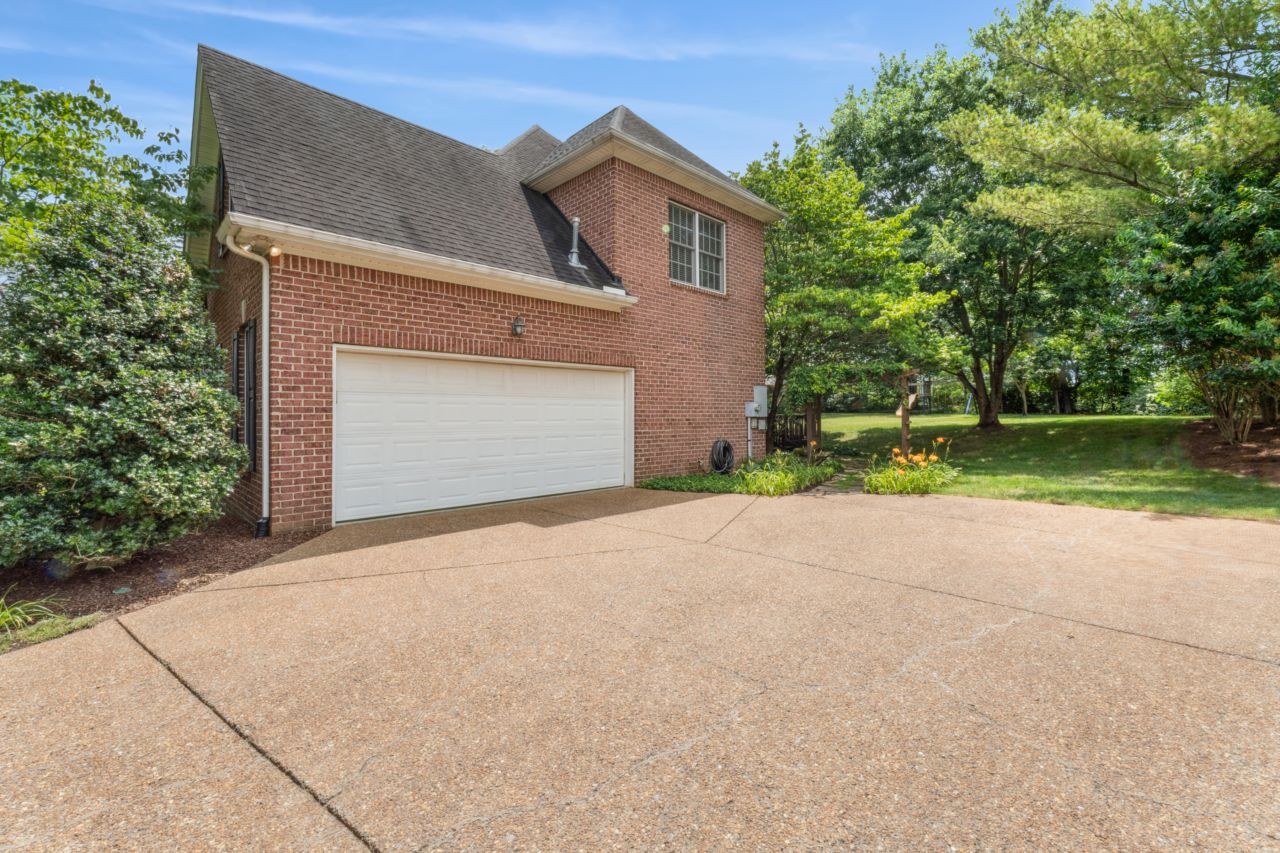 7125 Locksley Ln