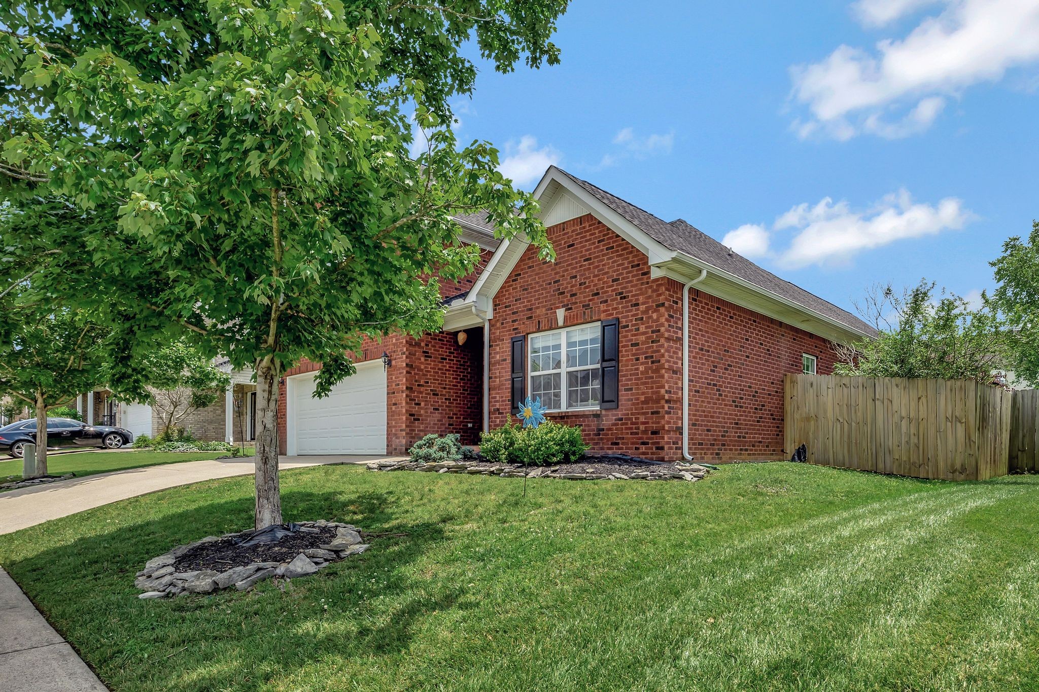4047 Locerbie Cir