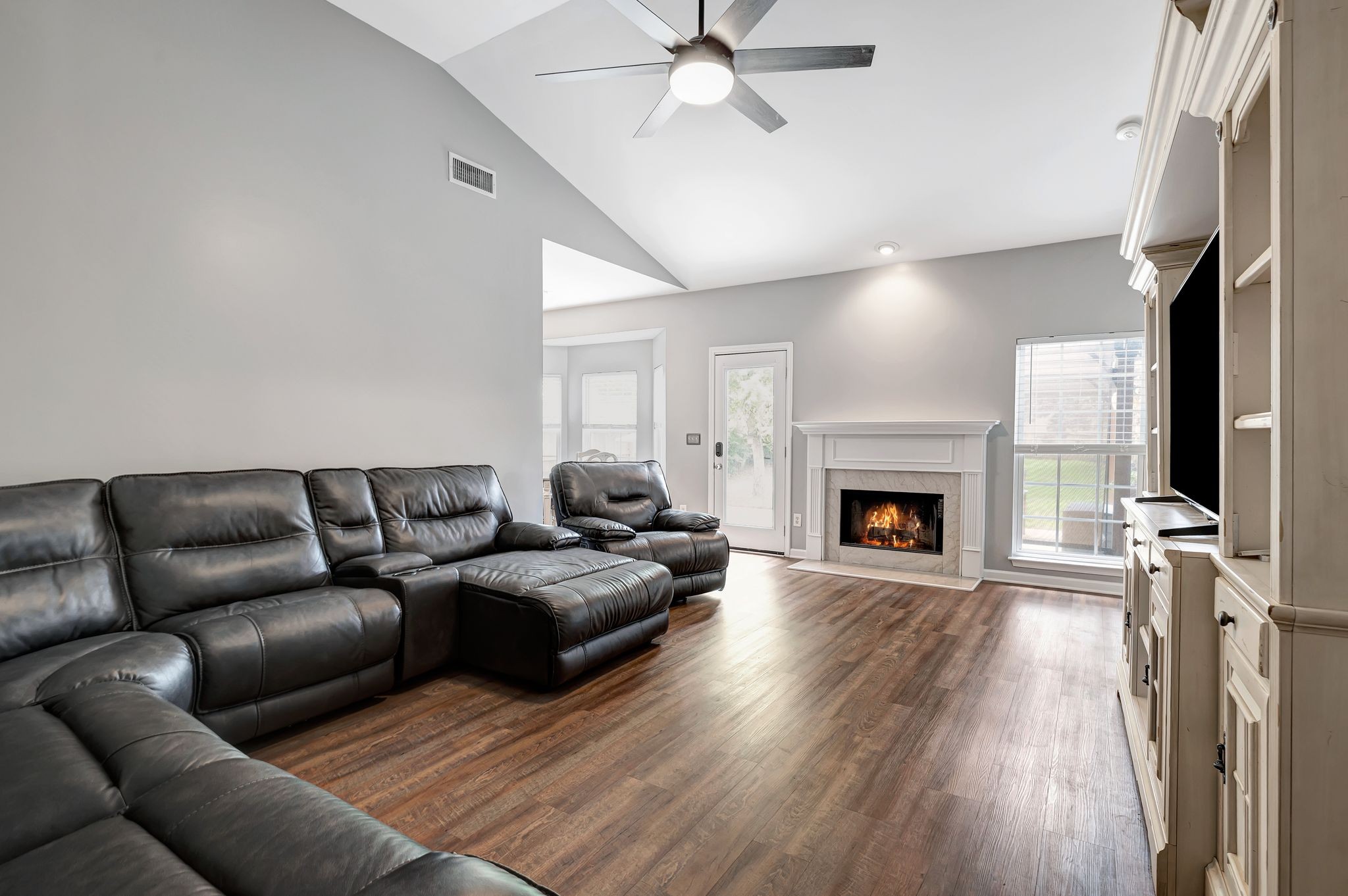 4047 Locerbie Cir