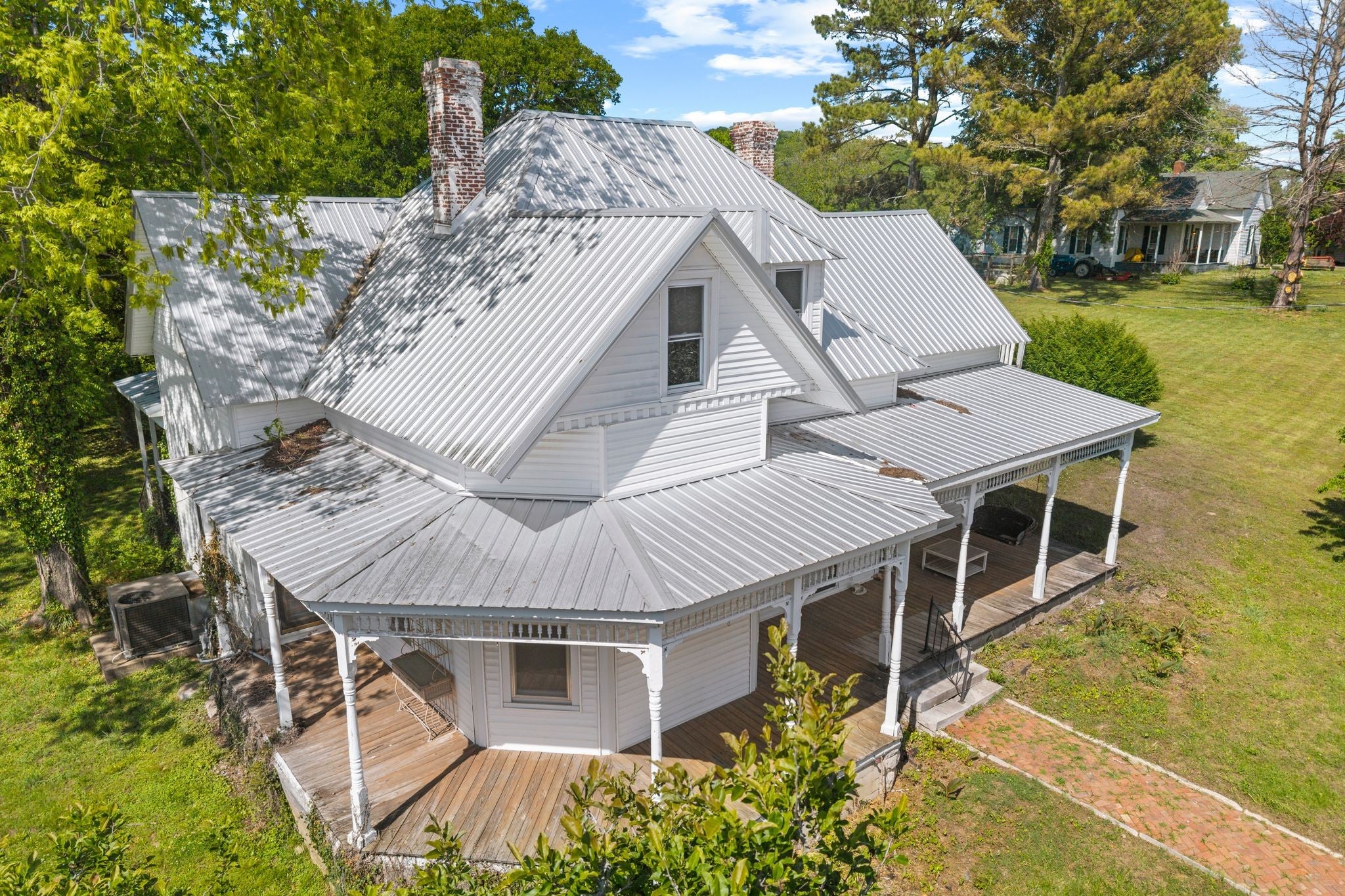 1851 Main St
