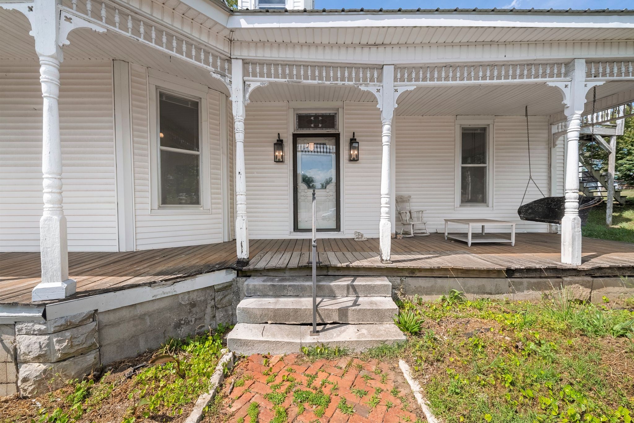 1851 Main St