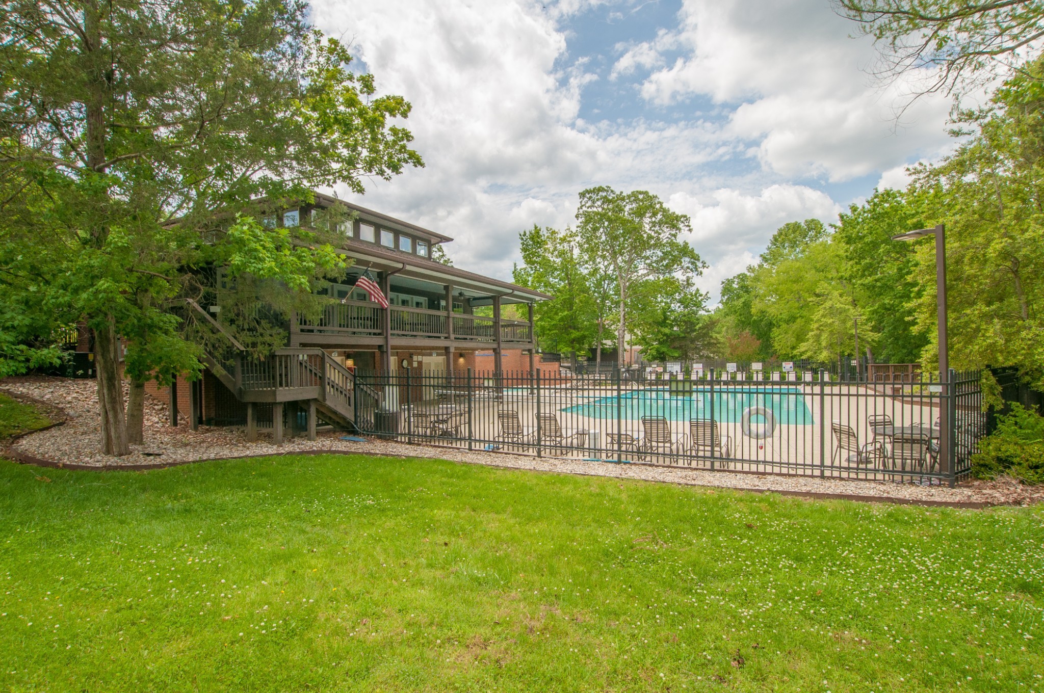 1438 Brighton Cir