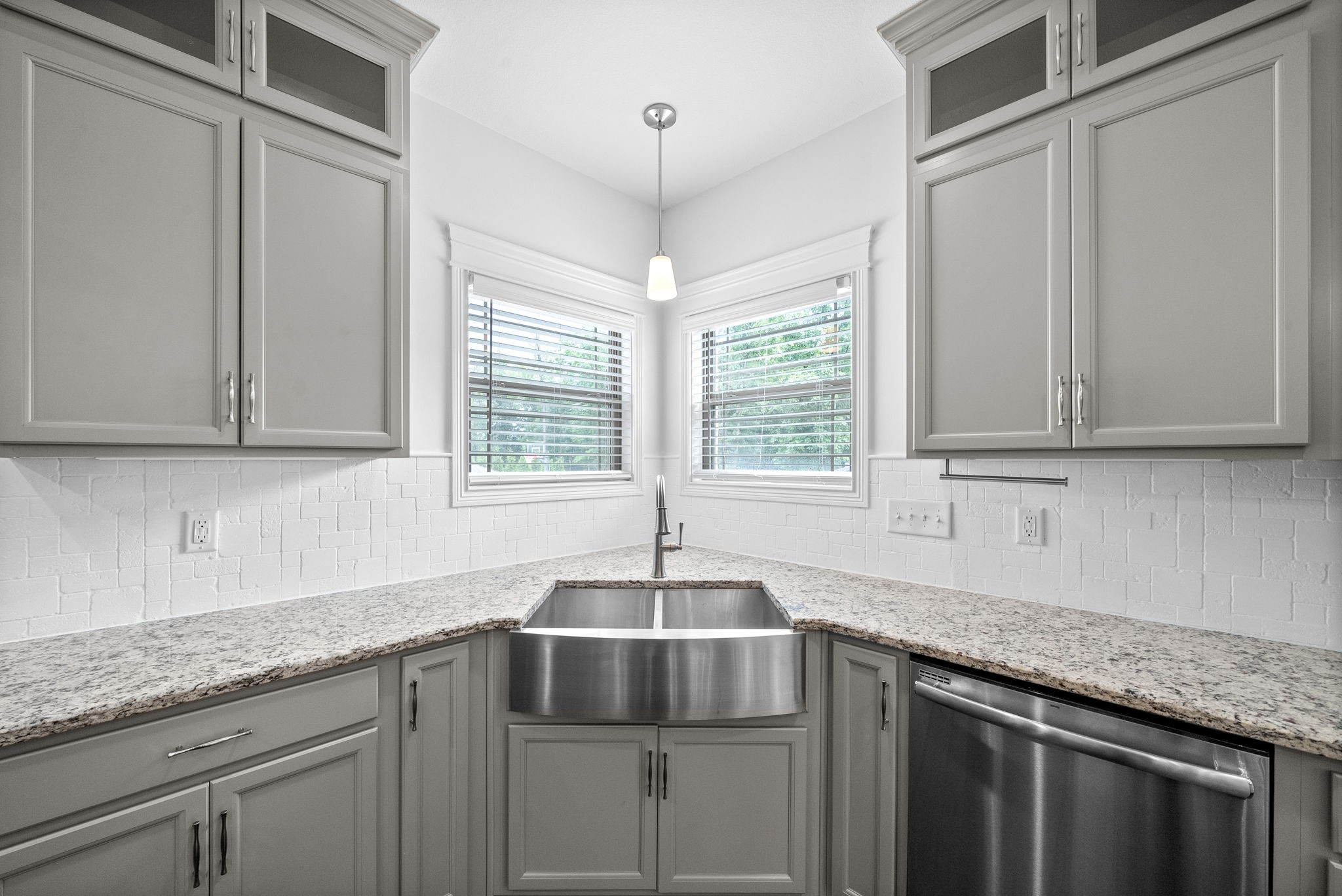 Clarksville, Tennessee 37042, United States, 5 Bedrooms Bedrooms, ,4 BathroomsBathrooms,Residential,Active,151466