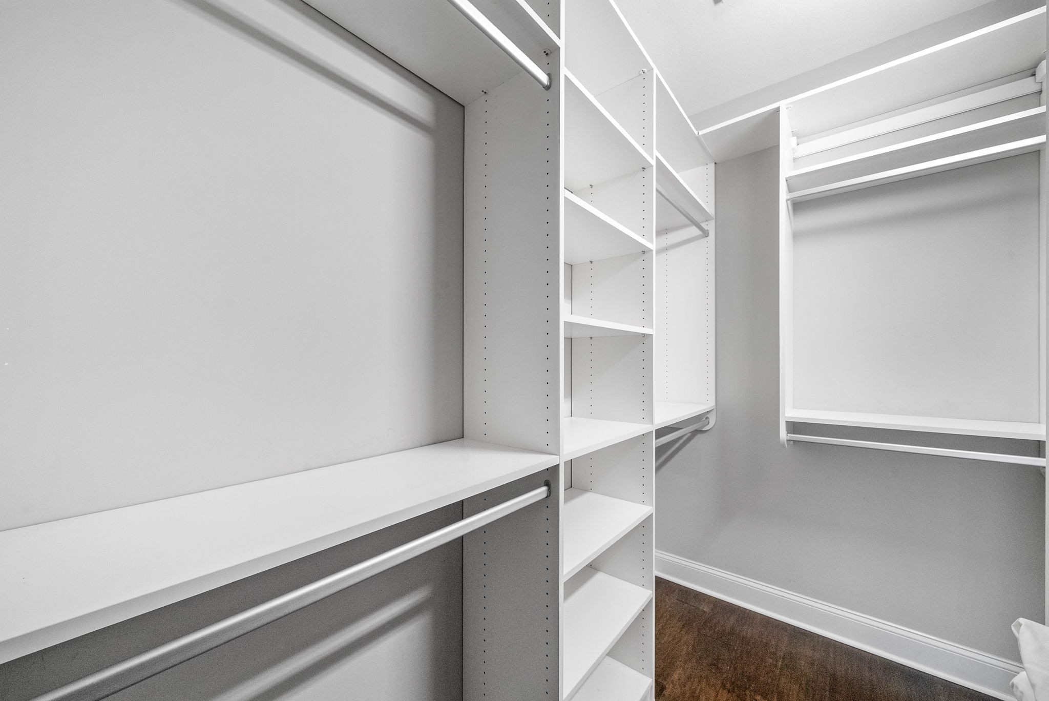 Clarksville, Tennessee 37042, United States, 5 Bedrooms Bedrooms, ,4 BathroomsBathrooms,Residential,Active,151466