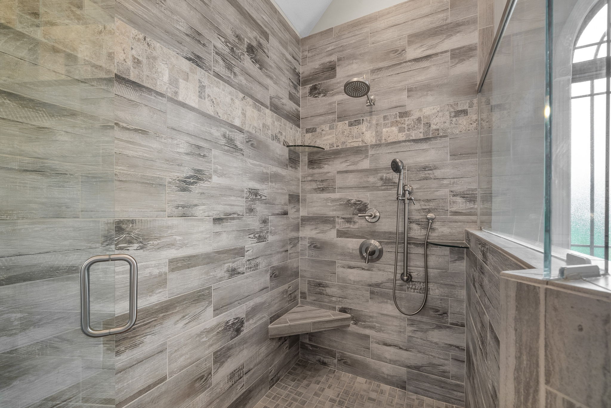 Clarksville, Tennessee 37042, United States, 5 Bedrooms Bedrooms, ,4 BathroomsBathrooms,Residential,Active,151466