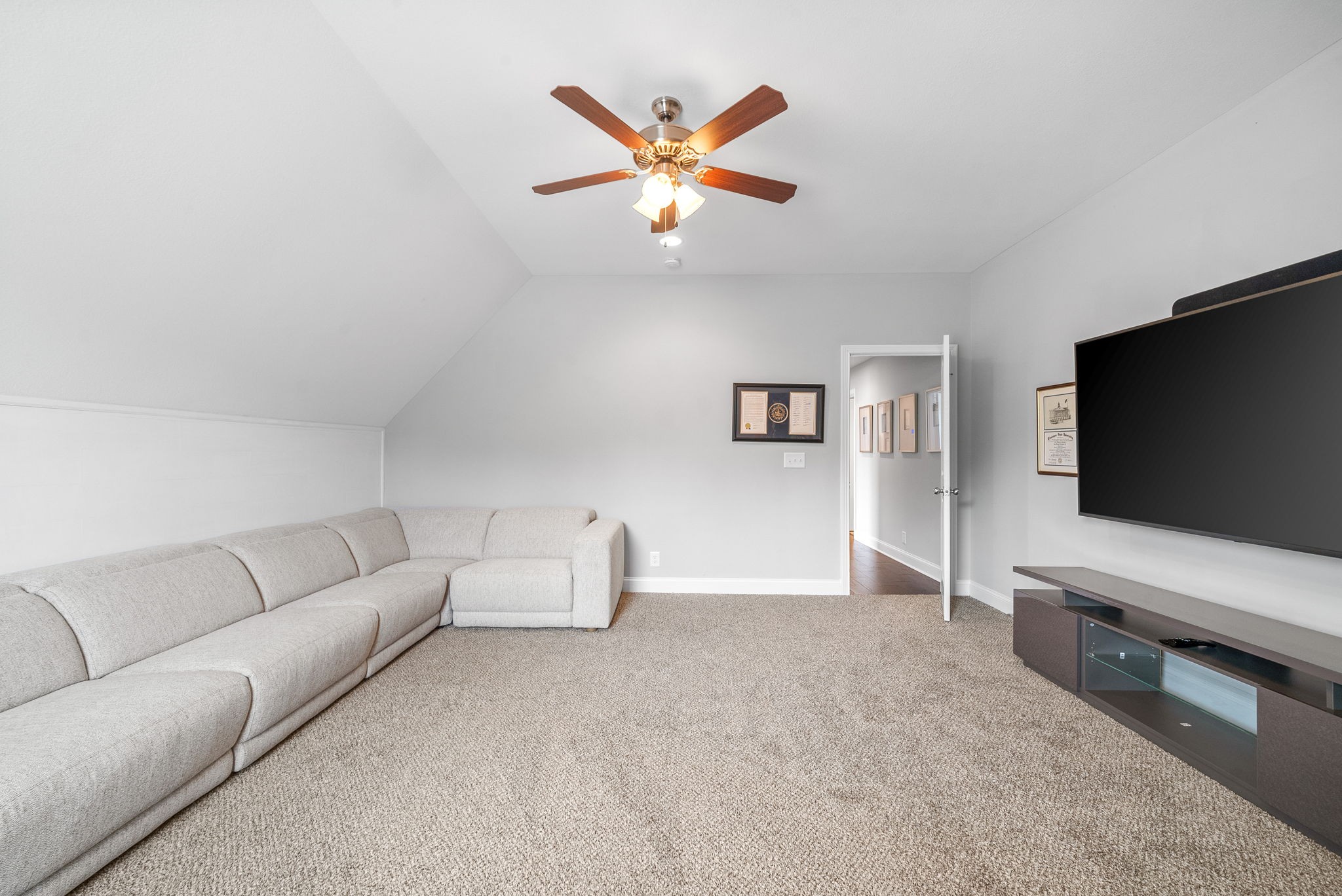 Clarksville, Tennessee 37042, United States, 5 Bedrooms Bedrooms, ,4 BathroomsBathrooms,Residential,Active,151466