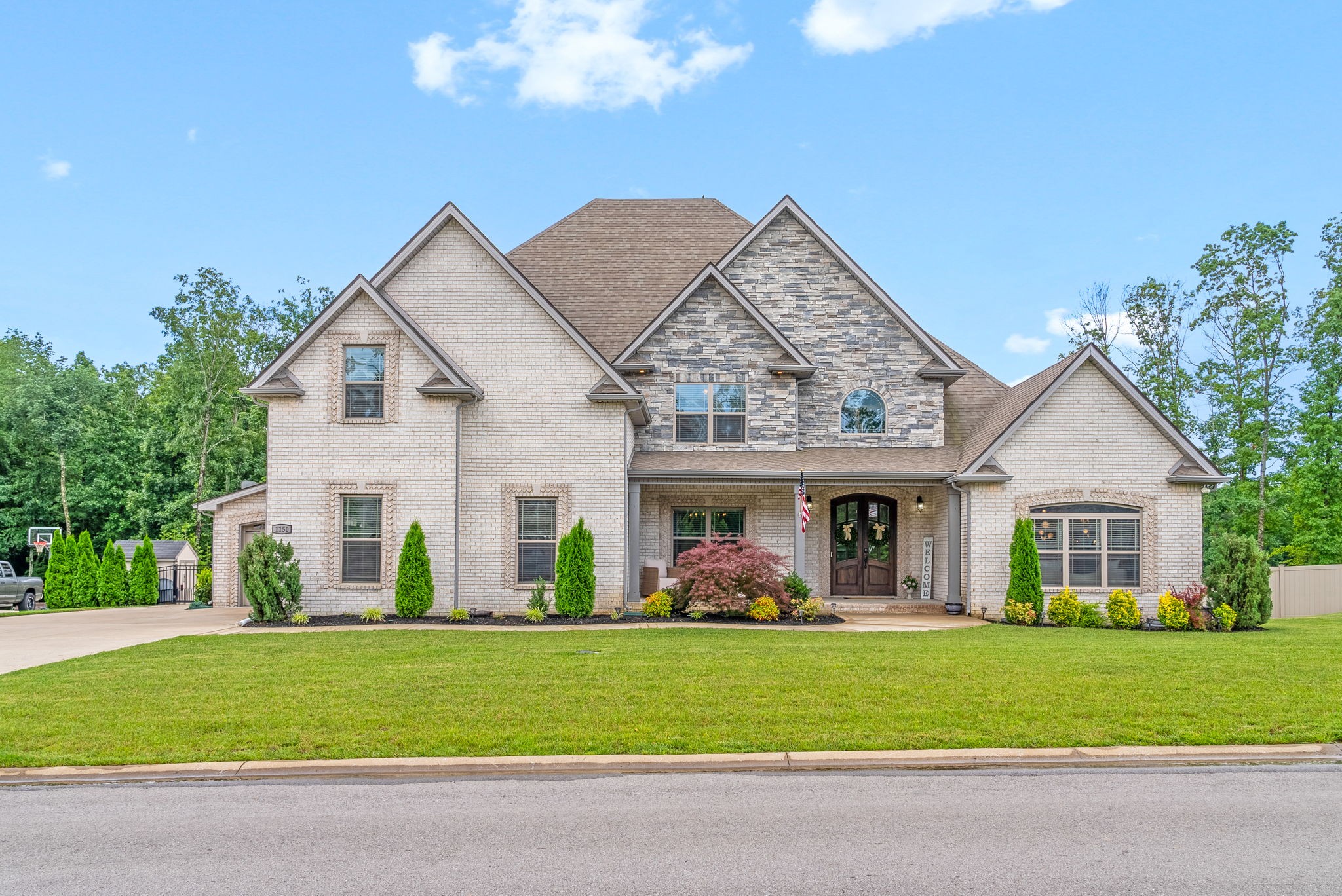 Clarksville, Tennessee 37042, United States, 5 Bedrooms Bedrooms, ,4 BathroomsBathrooms,Residential,Active,151466