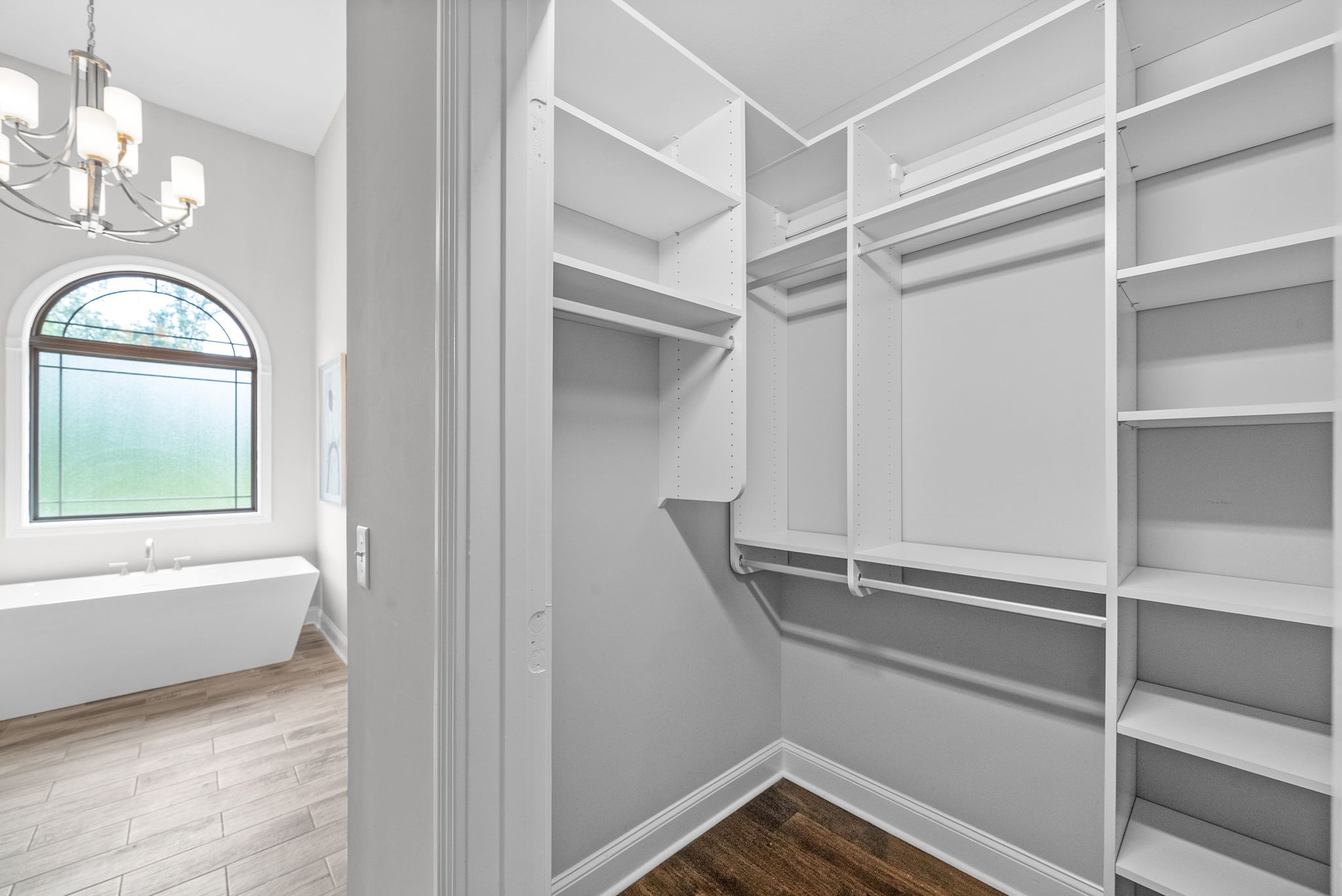 Clarksville, Tennessee 37042, United States, 5 Bedrooms Bedrooms, ,4 BathroomsBathrooms,Residential,Active,151466