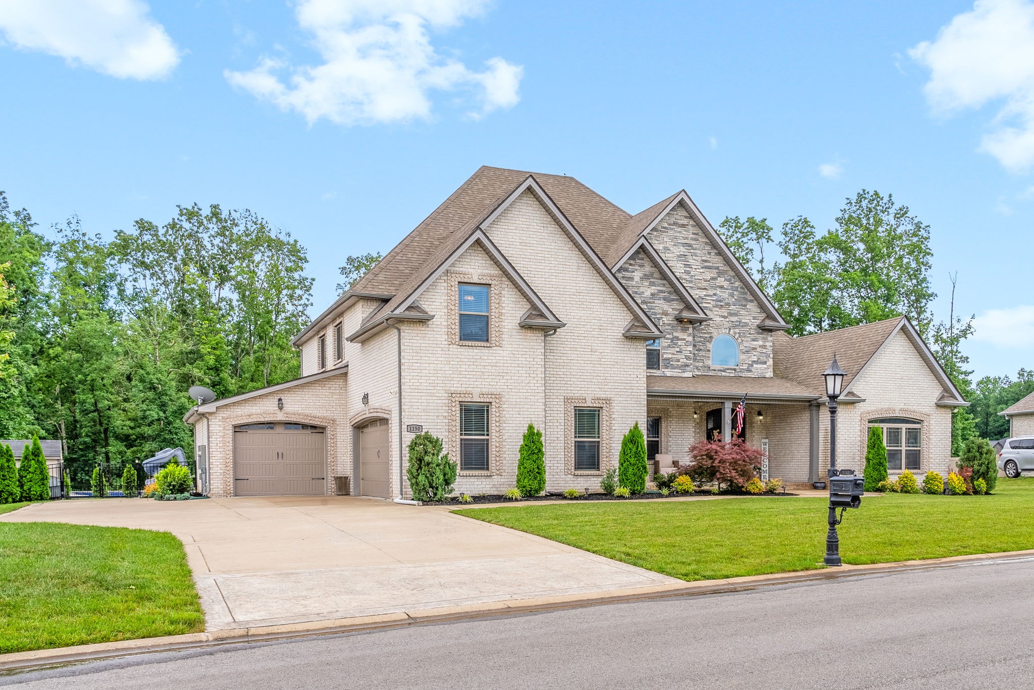 1150 Reda Dr