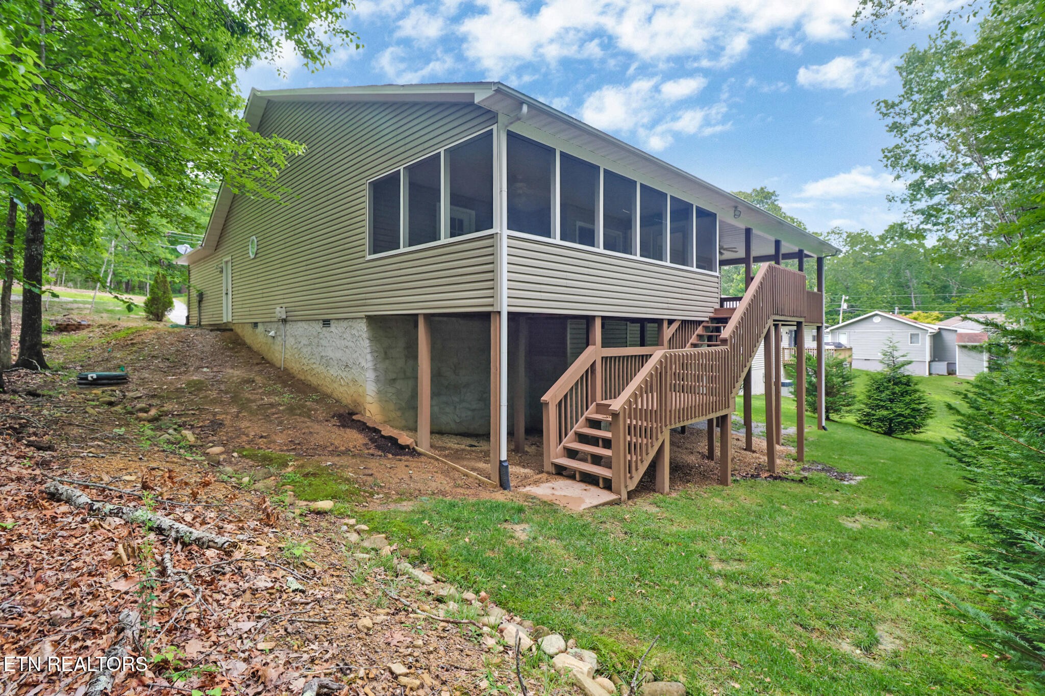 348 Lakeview Drive