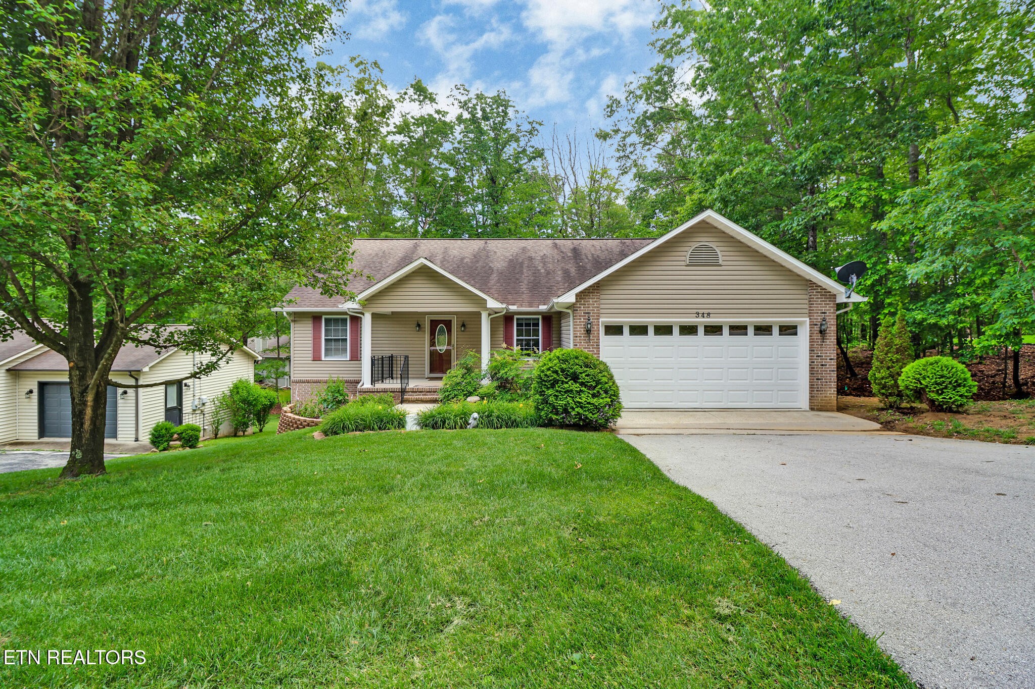348 Lakeview Drive