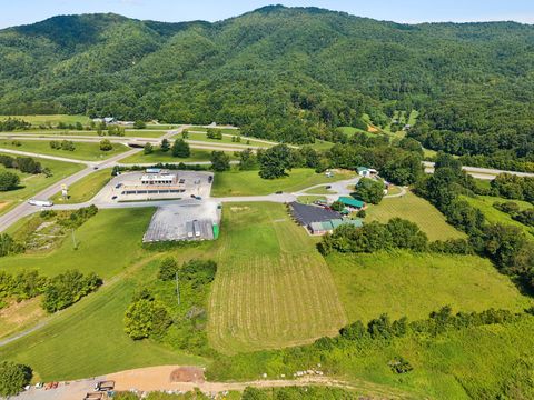 104 Unicoi Village Pl Unicoi TN 37692